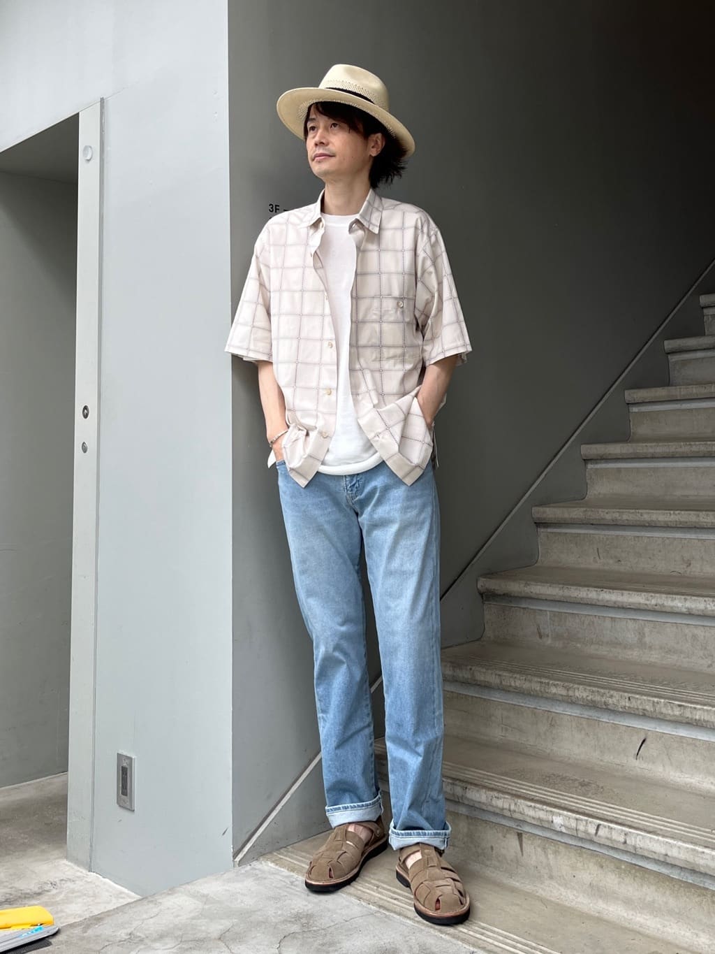 TAKEO KIKUCHIの【THE FLAGSHIP】アーカイブ ドビーチェック 半袖シャツを使ったコーディネートを紹介します。｜Rakuten Fashion(楽天ファッション／旧楽天ブランドアベニュー)4357807