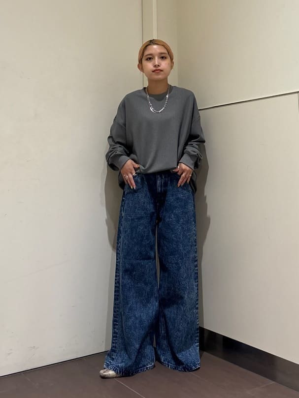 tk.TAKEO KIKUCHIのカラーワッフルオーバーサイズカットソーを使ったコーディネートを紹介します。｜Rakuten Fashion(楽天ファッション／旧楽天ブランドアベニュー)4364666