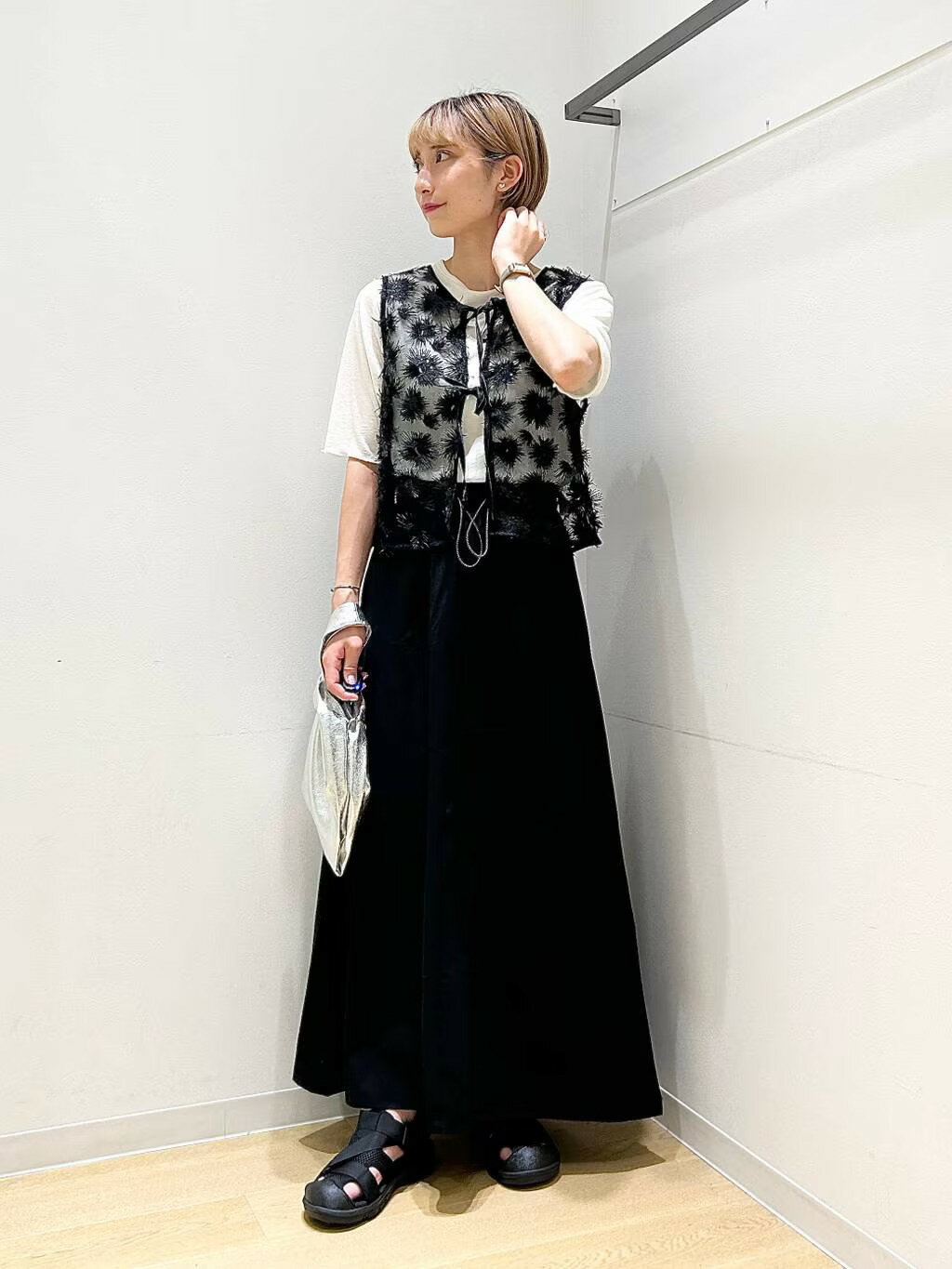 LAKOLEのミニ2WAYチェーンショルダーバッグを使ったコーディネートを紹介します。｜Rakuten Fashion(楽天ファッション／旧楽天ブランドアベニュー)4365568