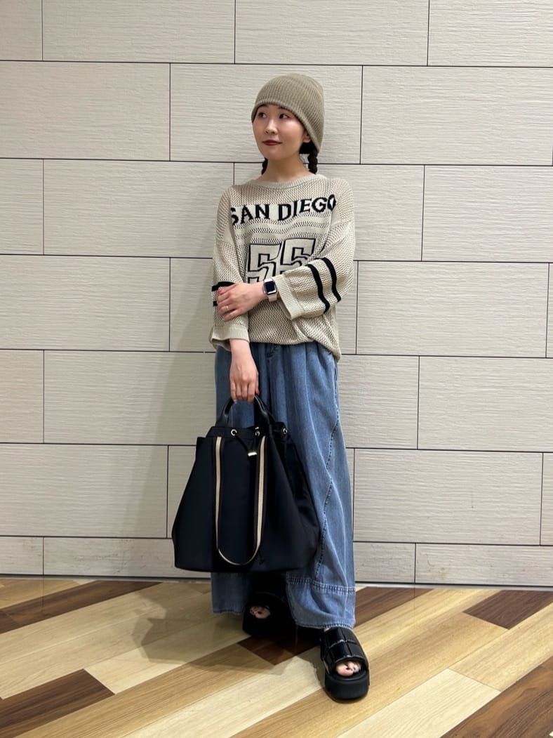 Vinのローゲージロゴサマーニットを使ったコーディネートを紹介します。｜Rakuten Fashion(楽天ファッション／旧楽天ブランドアベニュー)4369066