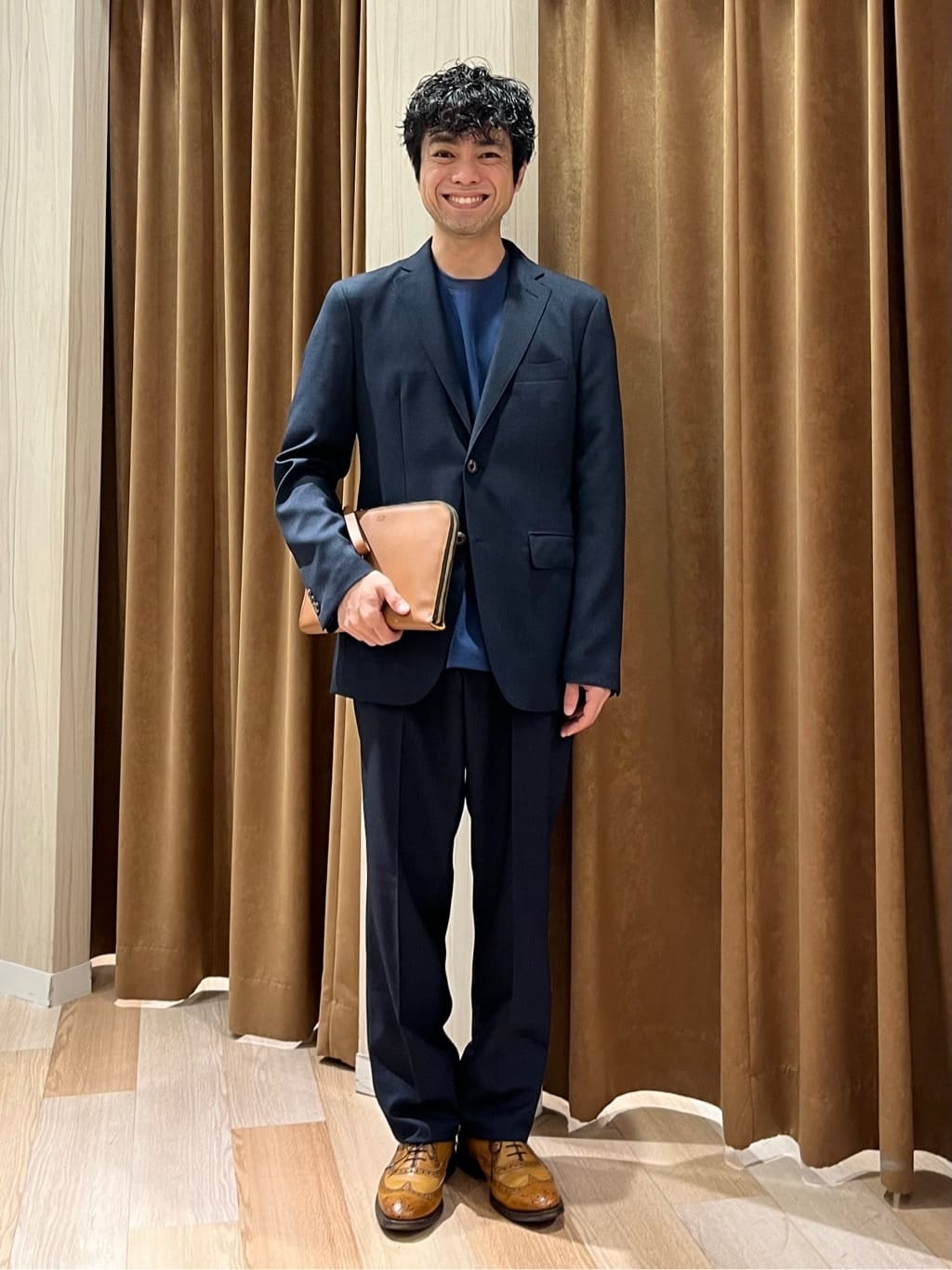 TAKEO KIKUCHIの【ONOFF/セットアップ対応】メランジ シャークスキン ストレッチジャケットを使ったコーディネートを紹介します。｜Rakuten Fashion(楽天ファッション／旧楽天ブランドアベニュー)4373506