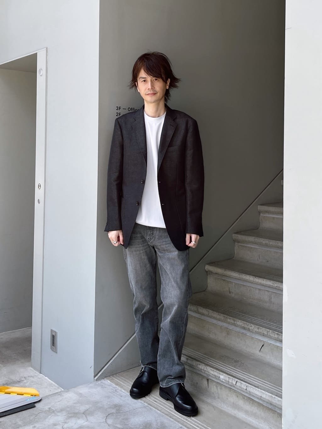 TAKEO KIKUCHIの【Made in JAPAN】モンスターストレッチ アイスウォッシュ デニムパンツを使ったコーディネートを紹介します。｜Rakuten Fashion(楽天ファッション／旧楽天ブランドアベニュー)4374290