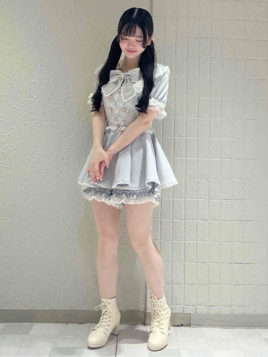 ESPERANZAのアーモンドトゥレースアップ厚底ショートブーツを使ったコーディネートを紹介します。｜Rakuten Fashion(楽天ファッション／旧楽天ブランドアベニュー)4382803
