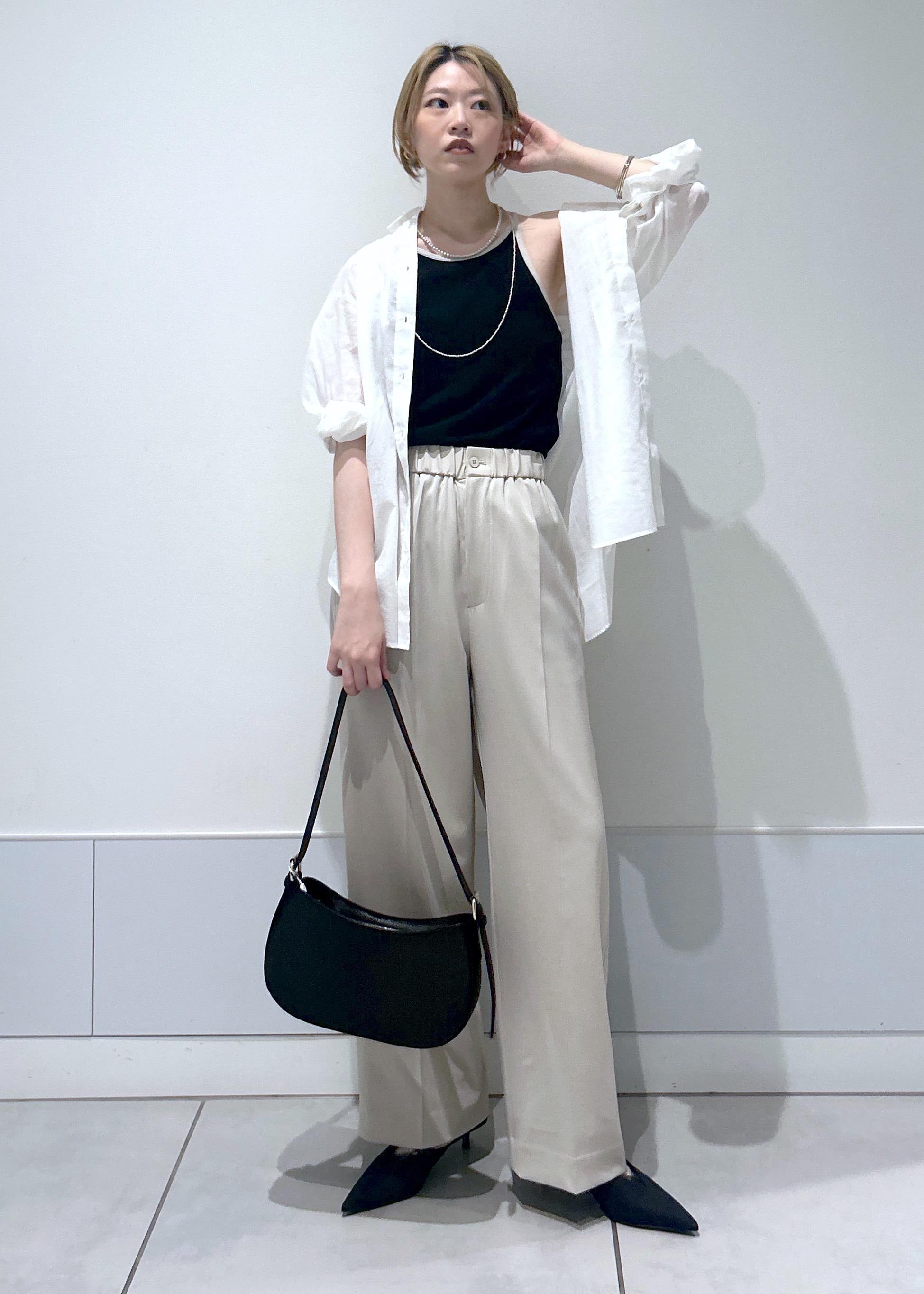 SALON adam et rope'の【追加】イージーストレッチストレートパンツ2/スラックス【接触冷感・UVケア・洗える】を使ったコーディネートを紹介します。｜Rakuten Fashion(楽天ファッション／旧楽天ブランドアベニュー)4459372