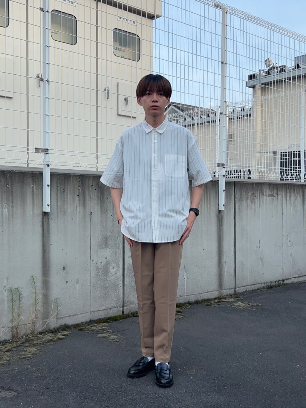 NANO universeのストライプレギュラーシャツ 半袖を使ったコーディネートを紹介します。｜Rakuten Fashion(楽天ファッション／旧楽天ブランドアベニュー)4387804