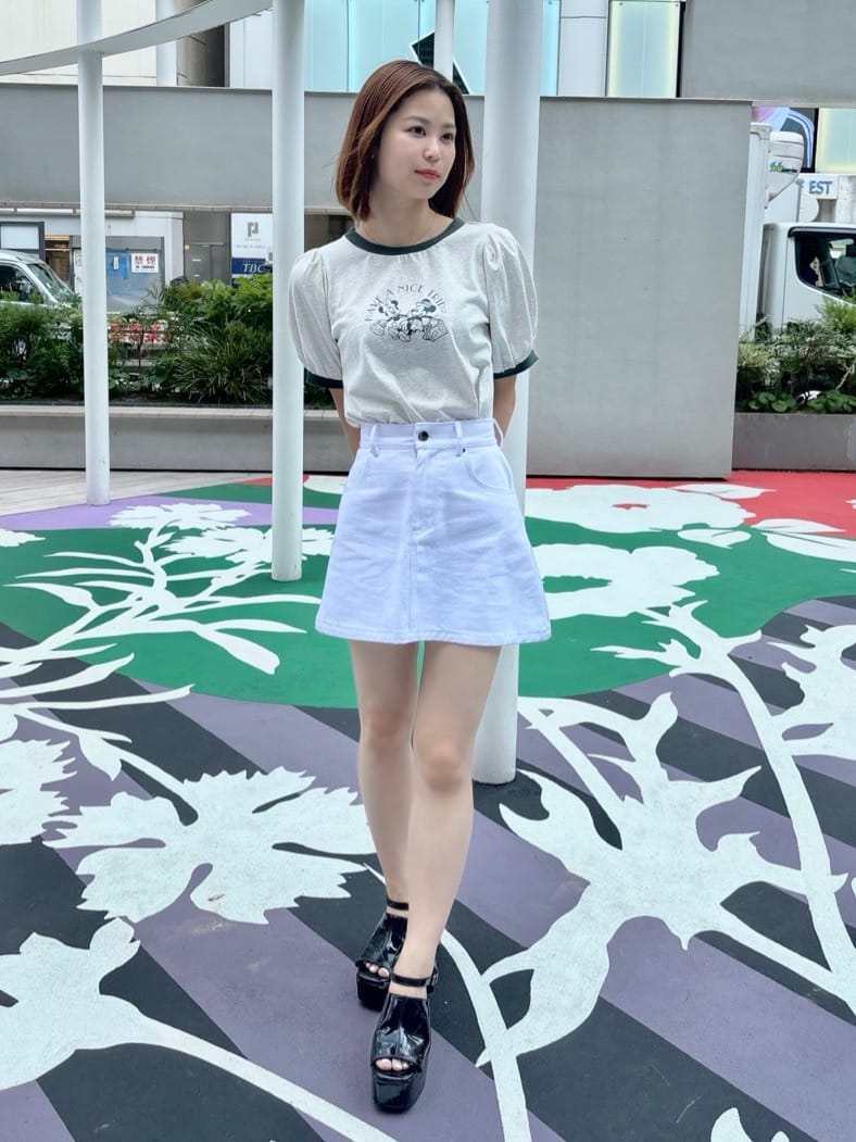 REDYAZELのミッキー&ミニー / トラベルデザイン リンガーTシャツを使ったコーディネートを紹介します。｜Rakuten Fashion(楽天ファッション／旧楽天ブランドアベニュー)4393438
