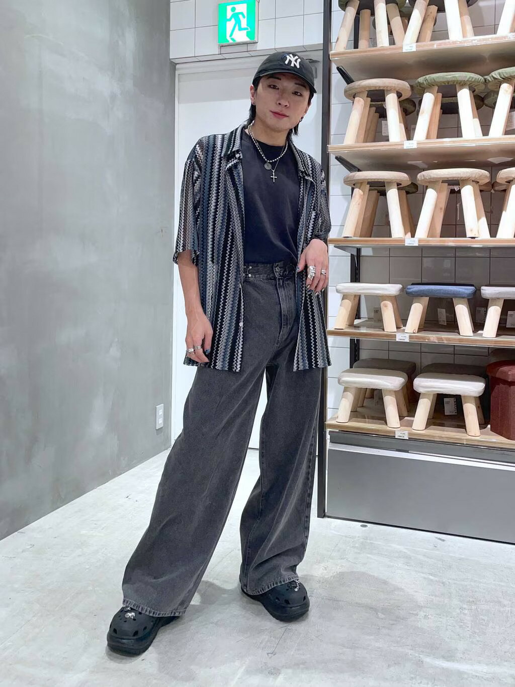 LAKOLEのウエストフックデニムパンツを使ったコーディネートを紹介します。｜Rakuten Fashion(楽天ファッション／旧楽天ブランドアベニュー)4394525