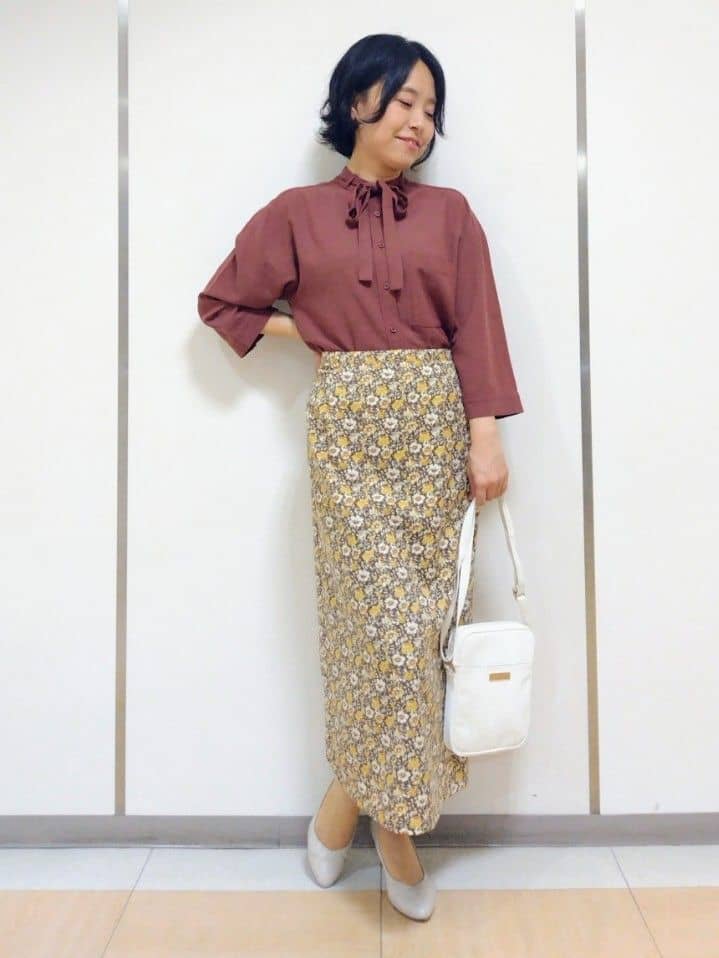 LAURA ASHLEYの【7分袖/リネン混/ボウタイ取り外し可/羽織りアイテム】ボウタイシャツを使ったコーディネートを紹介します。｜Rakuten Fashion(楽天ファッション／旧楽天ブランドアベニュー)4394857