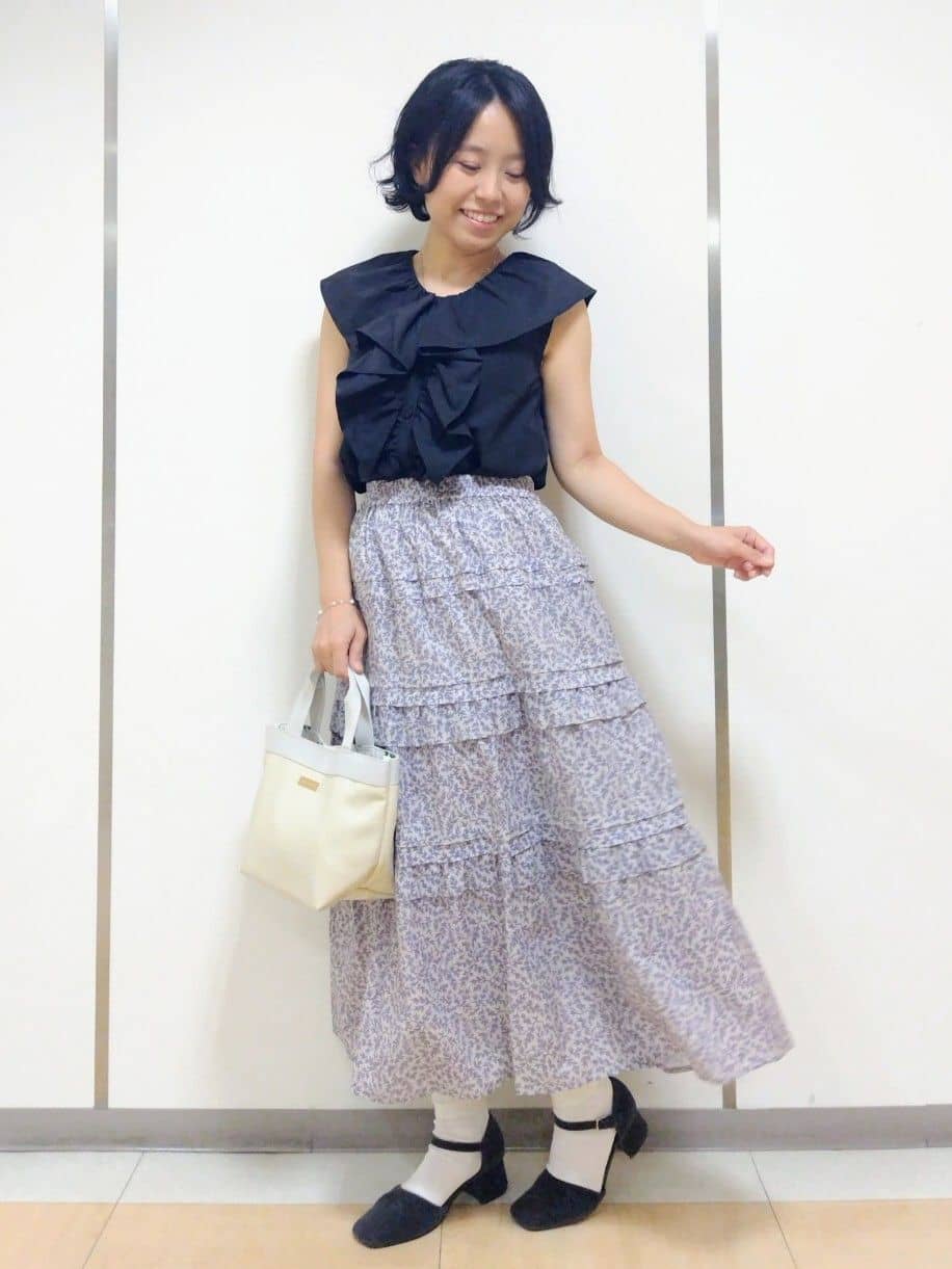 LAURA ASHLEYの【コットン混】ボリュームフリルノースリーブブラウスを使ったコーディネートを紹介します。｜Rakuten Fashion(楽天ファッション／旧楽天ブランドアベニュー)4394860
