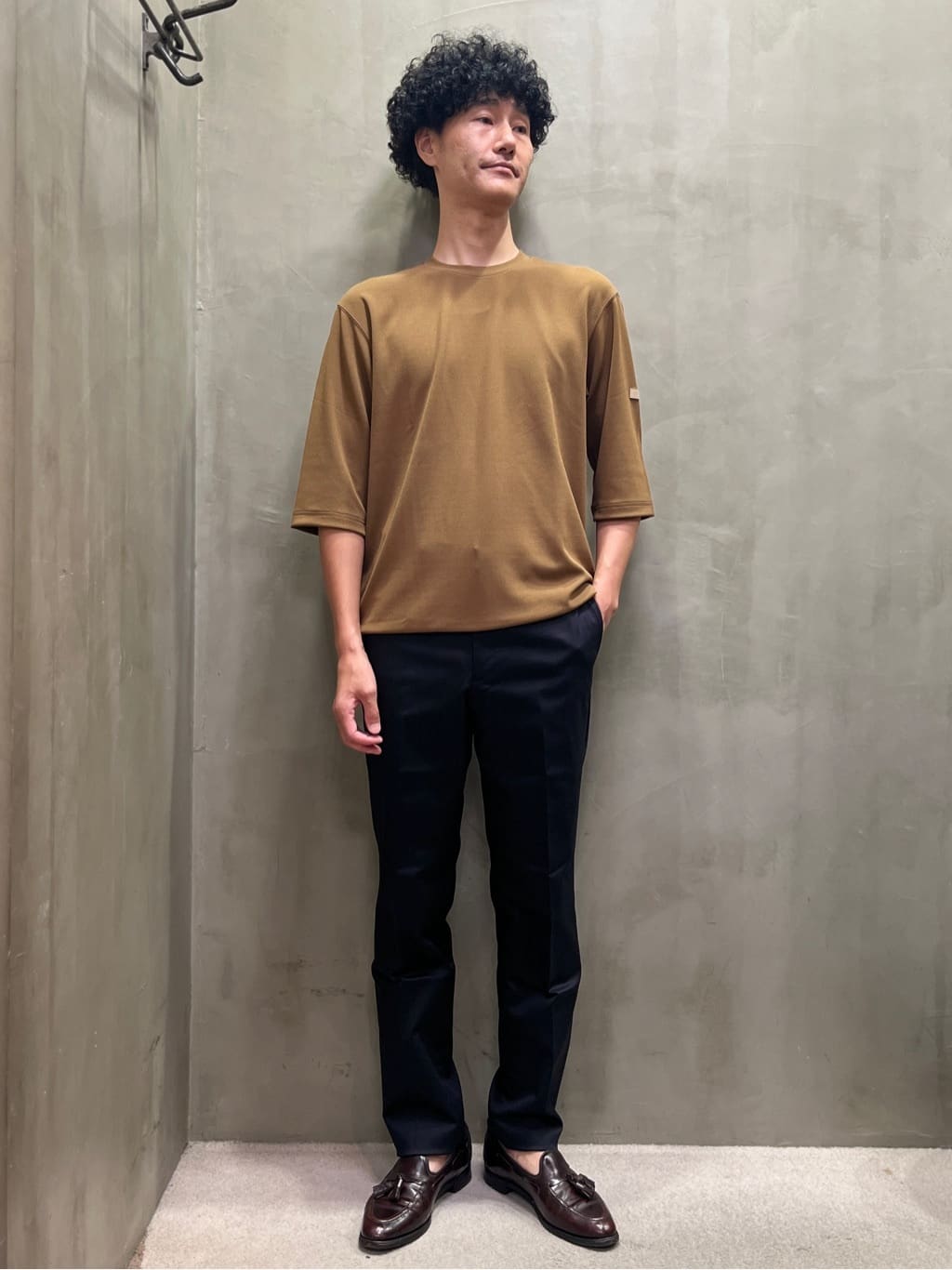 TAKEO KIKUCHIの【接触冷感/Made in JAPAN】七分袖 梨地カットソーを使ったコーディネートを紹介します。｜Rakuten Fashion(楽天ファッション／旧楽天ブランドアベニュー)4399558