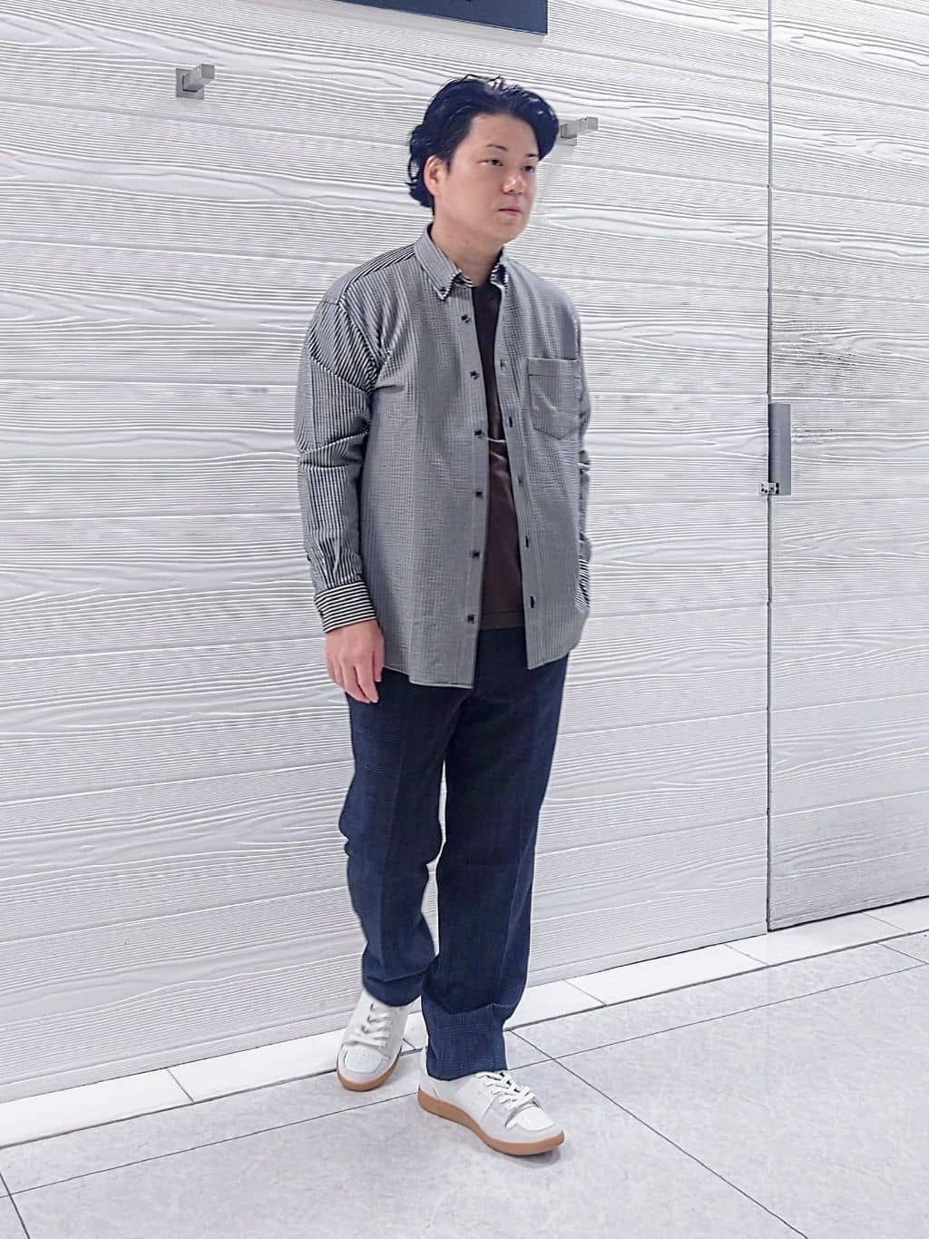 TAKEO KIKUCHIの【抗菌防臭】ジャケットインナー 半袖 Vカットソーを使ったコーディネートを紹介します。｜Rakuten Fashion(楽天ファッション／旧楽天ブランドアベニュー)4405337