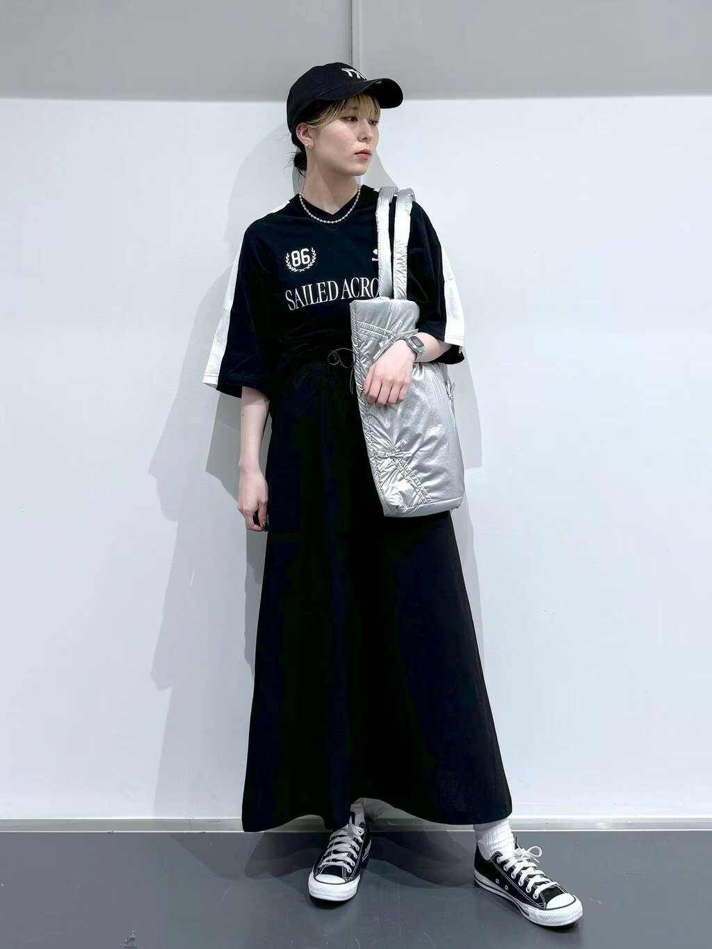 LAKOLEのアソートゲームプリントTを使ったコーディネートを紹介します。｜Rakuten Fashion(楽天ファッション／旧楽天ブランドアベニュー)4407617