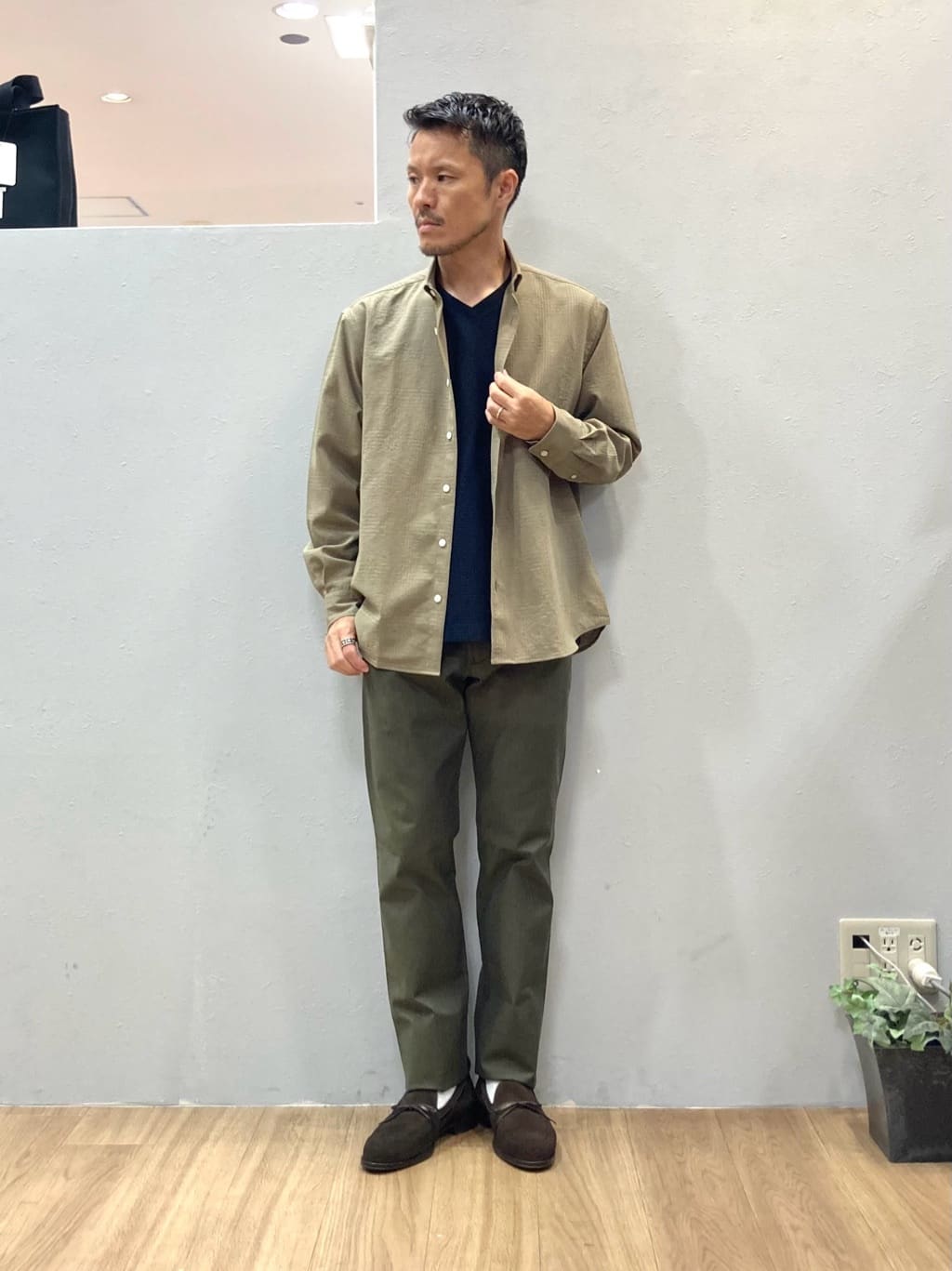 TAKEO KIKUCHIのアムンゼン シャドーチェック シャツを使ったコーディネートを紹介します。｜Rakuten Fashion(楽天ファッション／旧楽天ブランドアベニュー)4413371