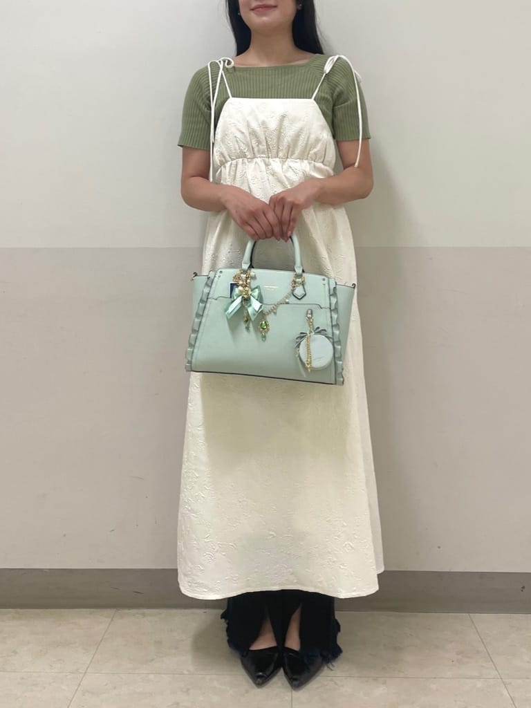 & chouetteの《推し事バッグ》クリアポケット付きトートバッグを使ったコーディネートを紹介します。｜Rakuten Fashion(楽天ファッション／旧楽天ブランドアベニュー)4420482