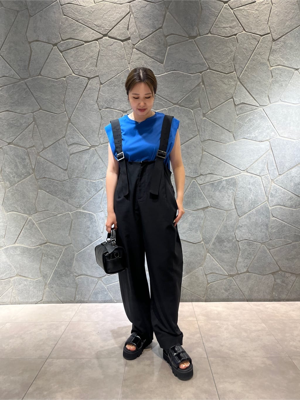 LASUDのNORITAKE 80/Cotton smooth タックショルダーカットソーを使ったコーディネートを紹介します。｜Rakuten Fashion(楽天ファッション／旧楽天ブランドアベニュー)4425885