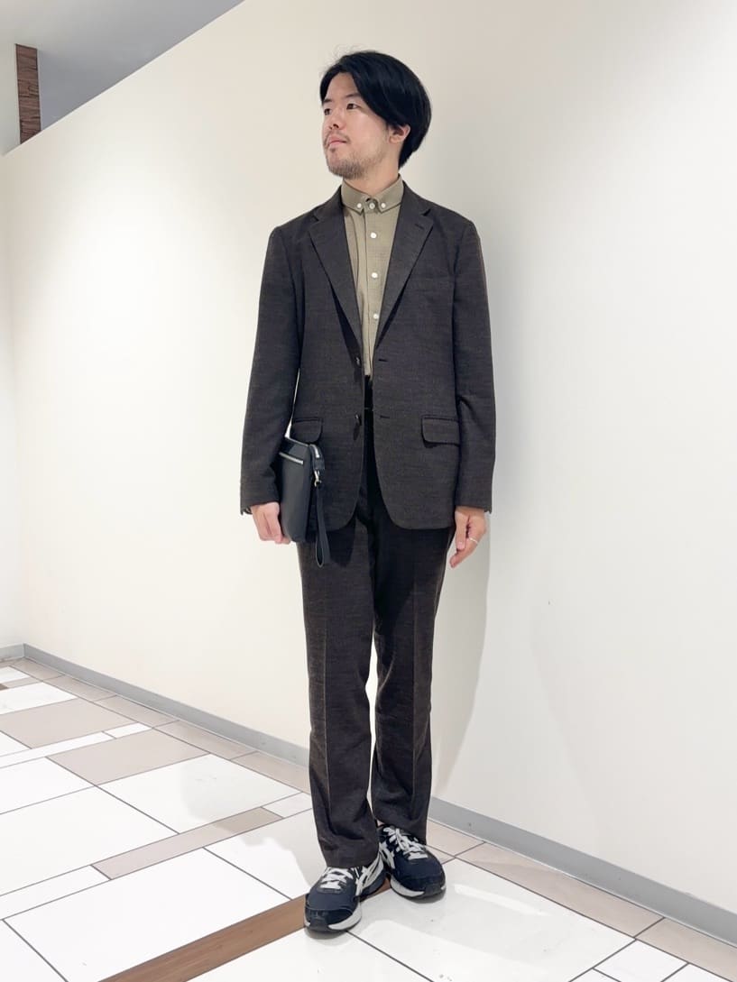 TAKEO KIKUCHIの【尾州織】ラッセルメッシュ パンツ/ セットアップ対応を使ったコーディネートを紹介します。｜Rakuten Fashion(楽天ファッション／旧楽天ブランドアベニュー)4429695