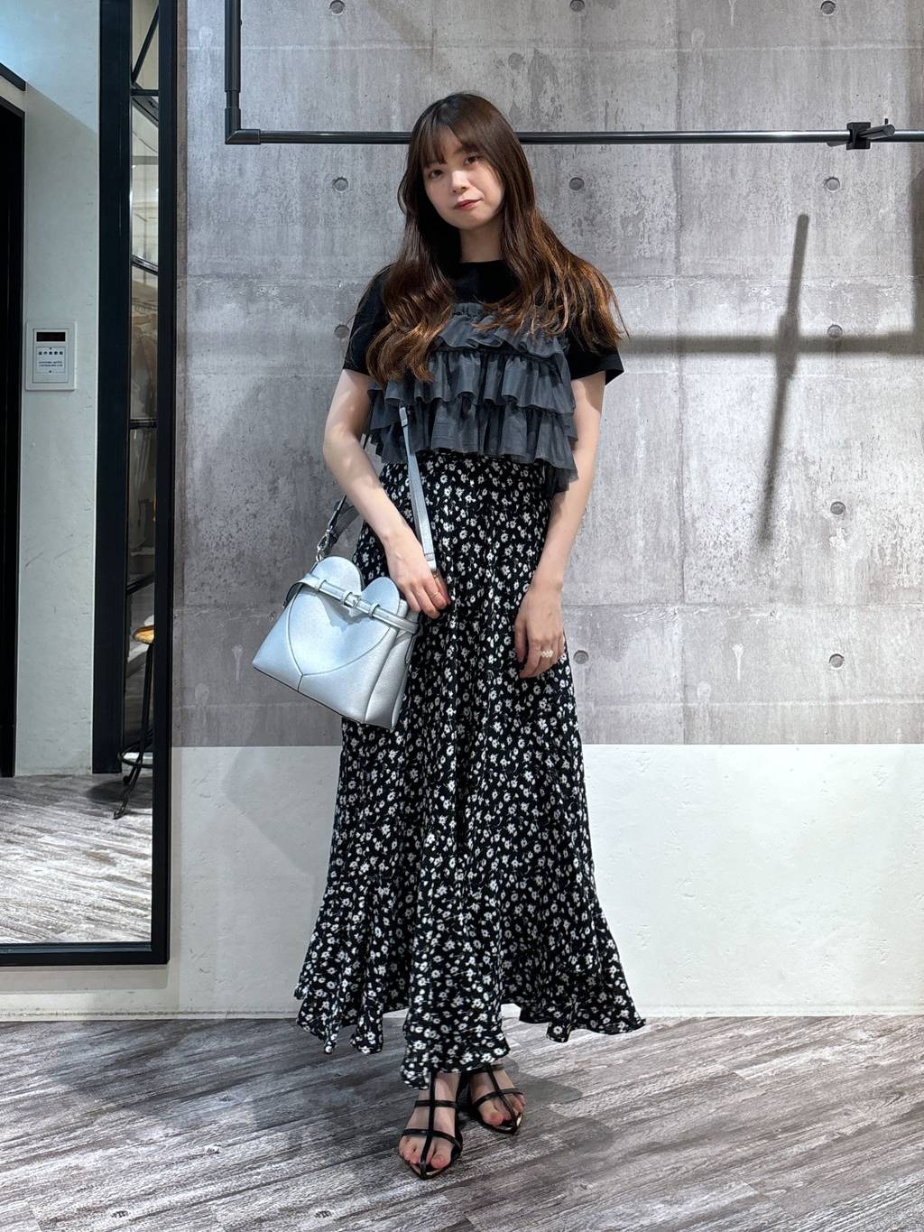 mysty womanのマルチWAYビスチェセットTシャツを使ったコーディネートを紹介します。｜Rakuten Fashion(楽天ファッション／旧楽天ブランドアベニュー)4429961