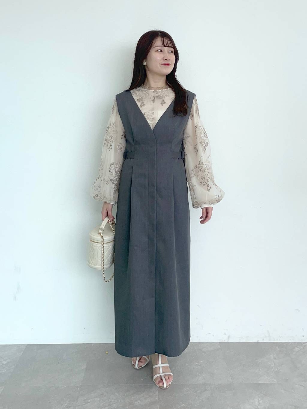mysty womanの【上西星来さん着用アイテム】フローラルレース刺繍ロングスリーブブラウスを使ったコーディネートを紹介します。｜Rakuten Fashion(楽天ファッション／旧楽天ブランドアベニュー)4429970