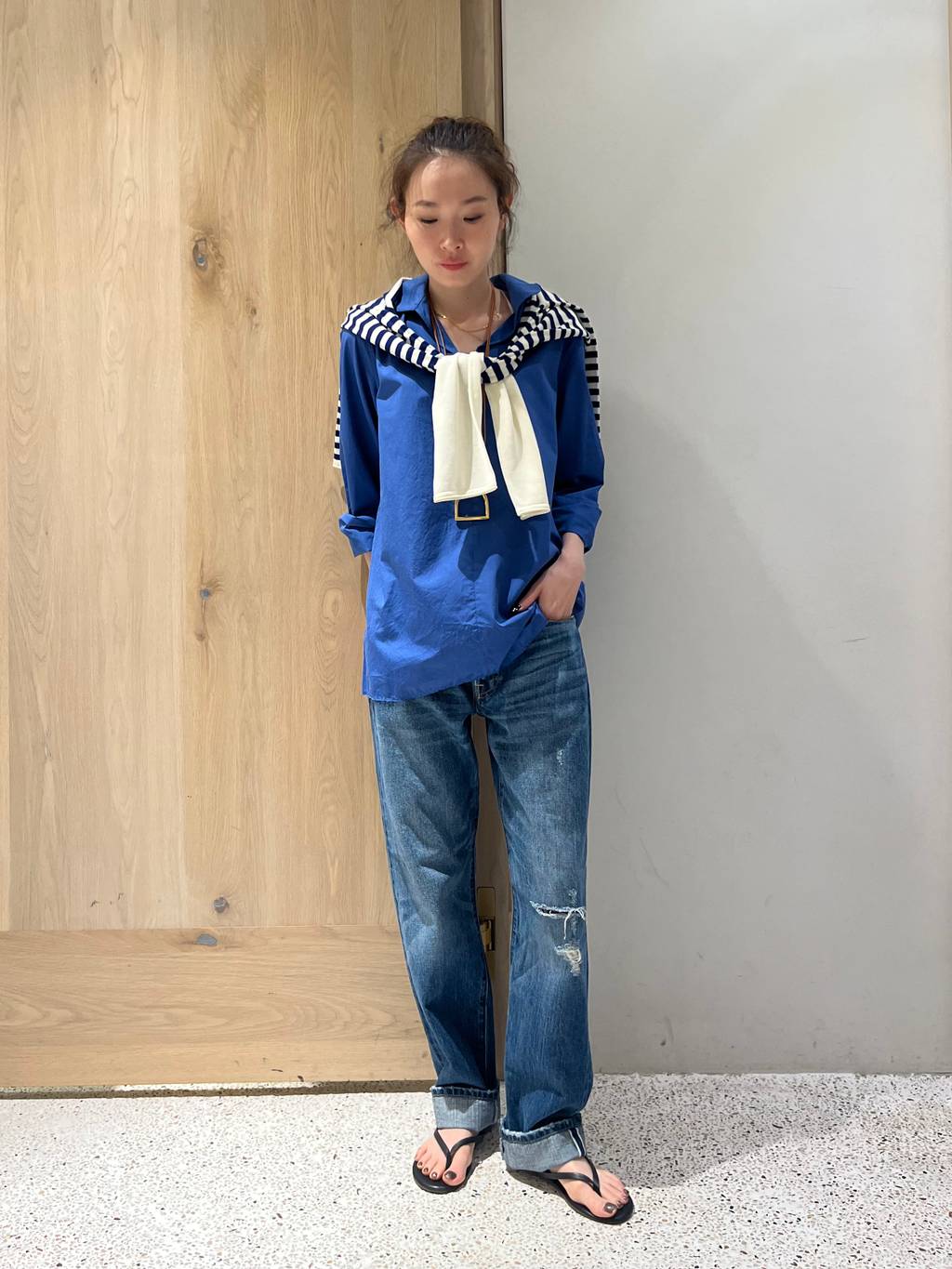 Curensologyのコットンフラットカラーブラウスを使ったコーディネートを紹介します。｜Rakuten Fashion(楽天ファッション／旧楽天ブランドアベニュー)4434222