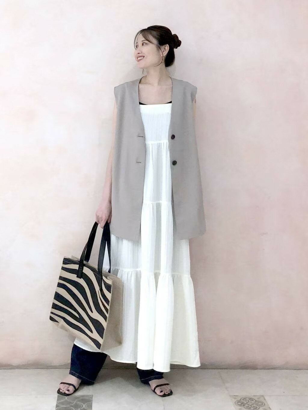 LAKOLEのノーカラーベストを使ったコーディネートを紹介します。｜Rakuten Fashion(楽天ファッション／旧楽天ブランドアベニュー)4441701