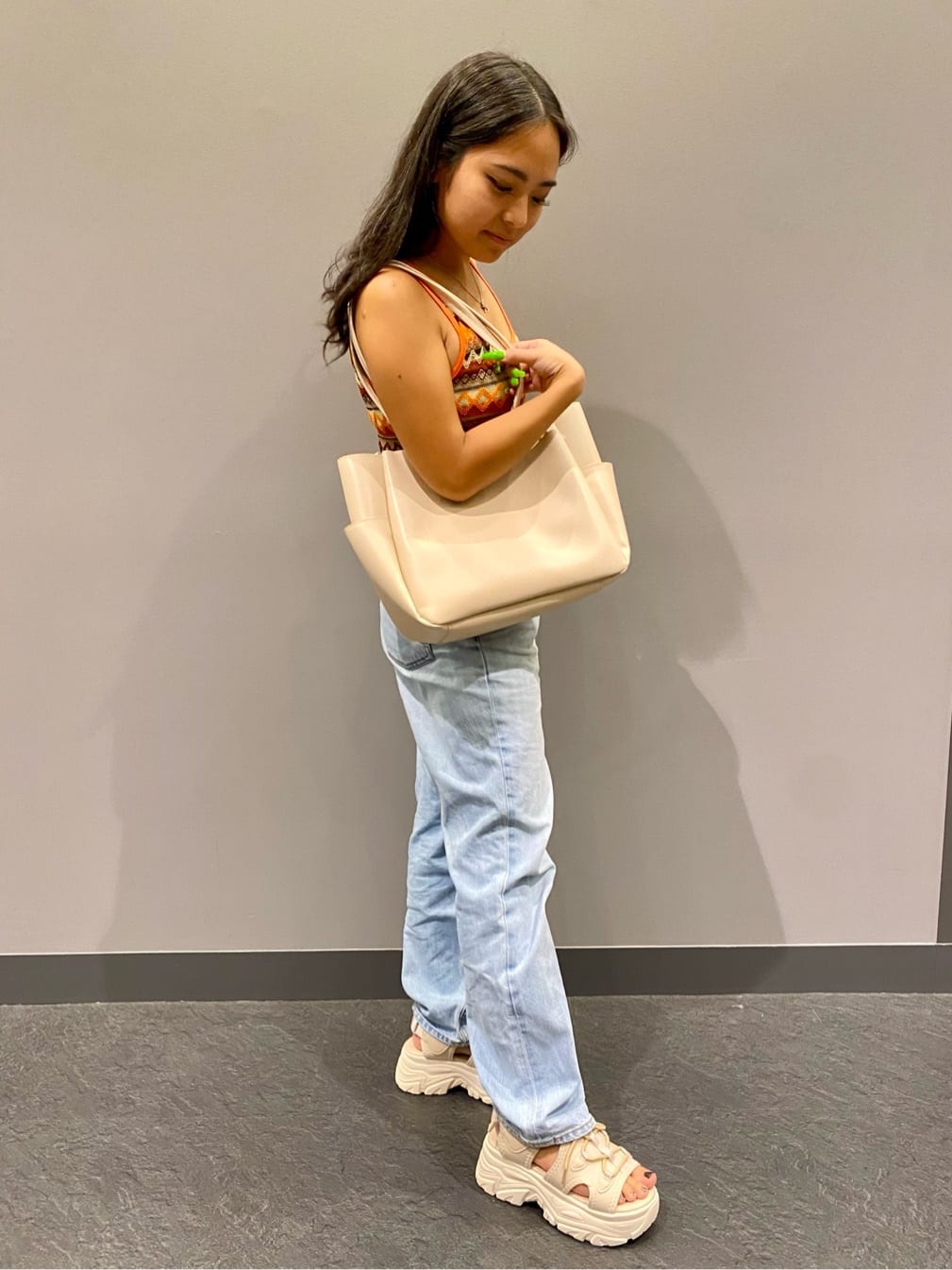 ESPERANZAの軽量合皮ふっくらトートを使ったコーディネートを紹介します。｜Rakuten Fashion(楽天ファッション／旧楽天ブランドアベニュー)4441707