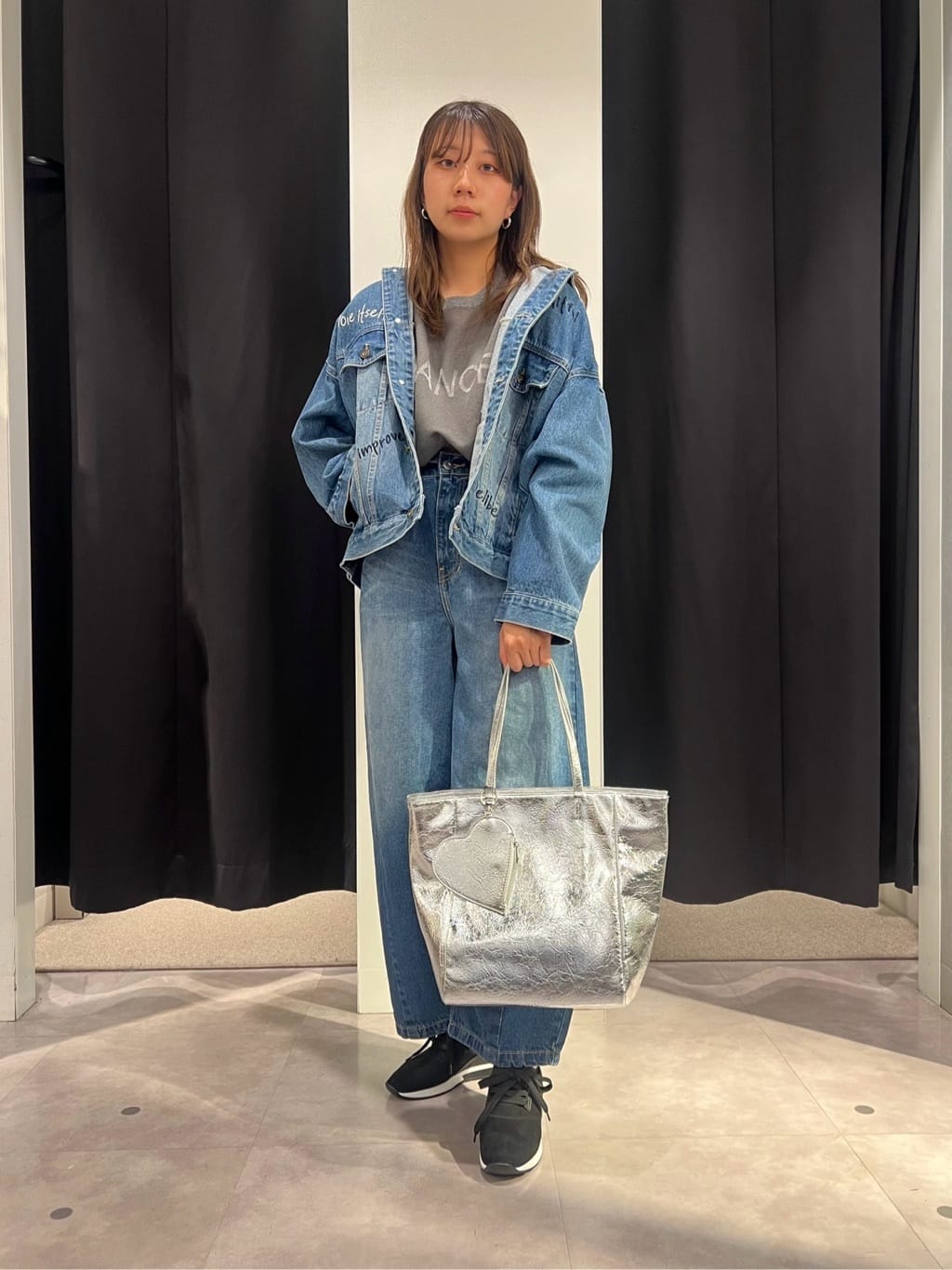 Vinのノースリーブラメロゴニットを使ったコーディネートを紹介します。｜Rakuten Fashion(楽天ファッション／旧楽天ブランドアベニュー)4442072