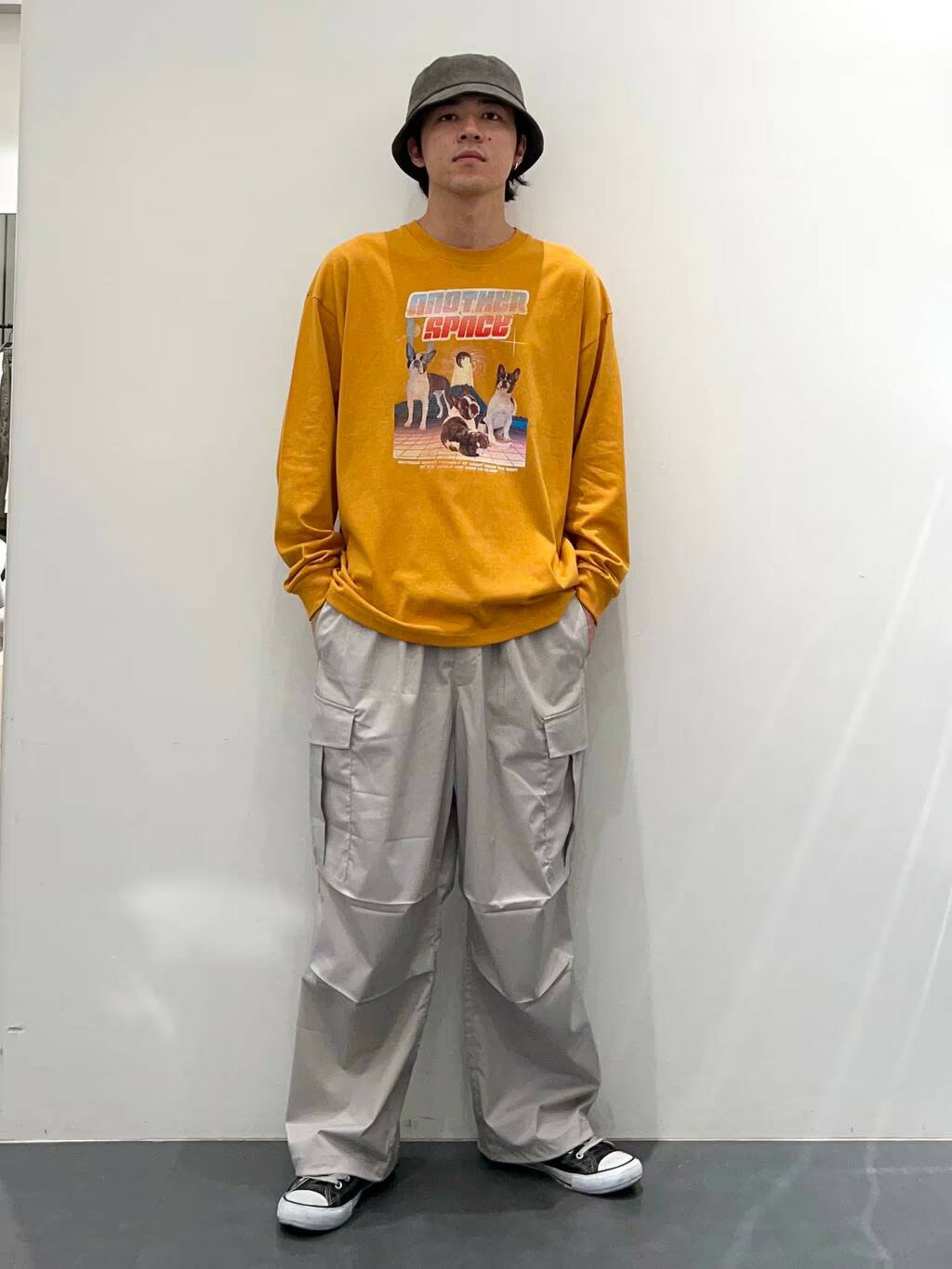 LAKOLEのTCPUライトカーゴパンツを使ったコーディネートを紹介します。｜Rakuten Fashion(楽天ファッション／旧楽天ブランドアベニュー)4443490