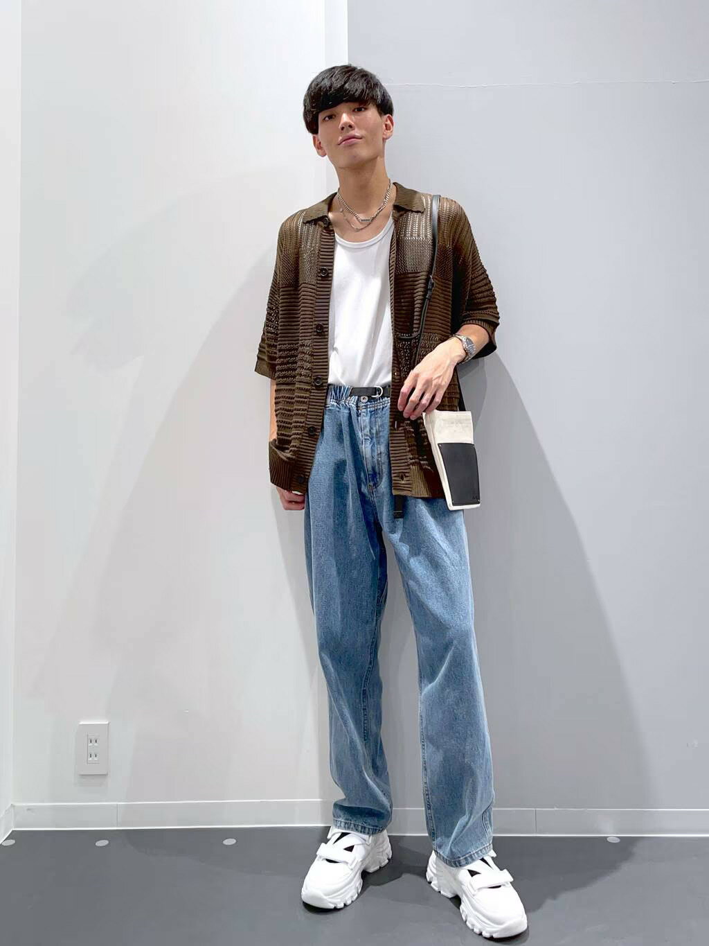 LAKOLEのベルトスニーカー[MENS]を使ったコーディネートを紹介します。｜Rakuten Fashion(楽天ファッション／旧楽天ブランドアベニュー)4444190