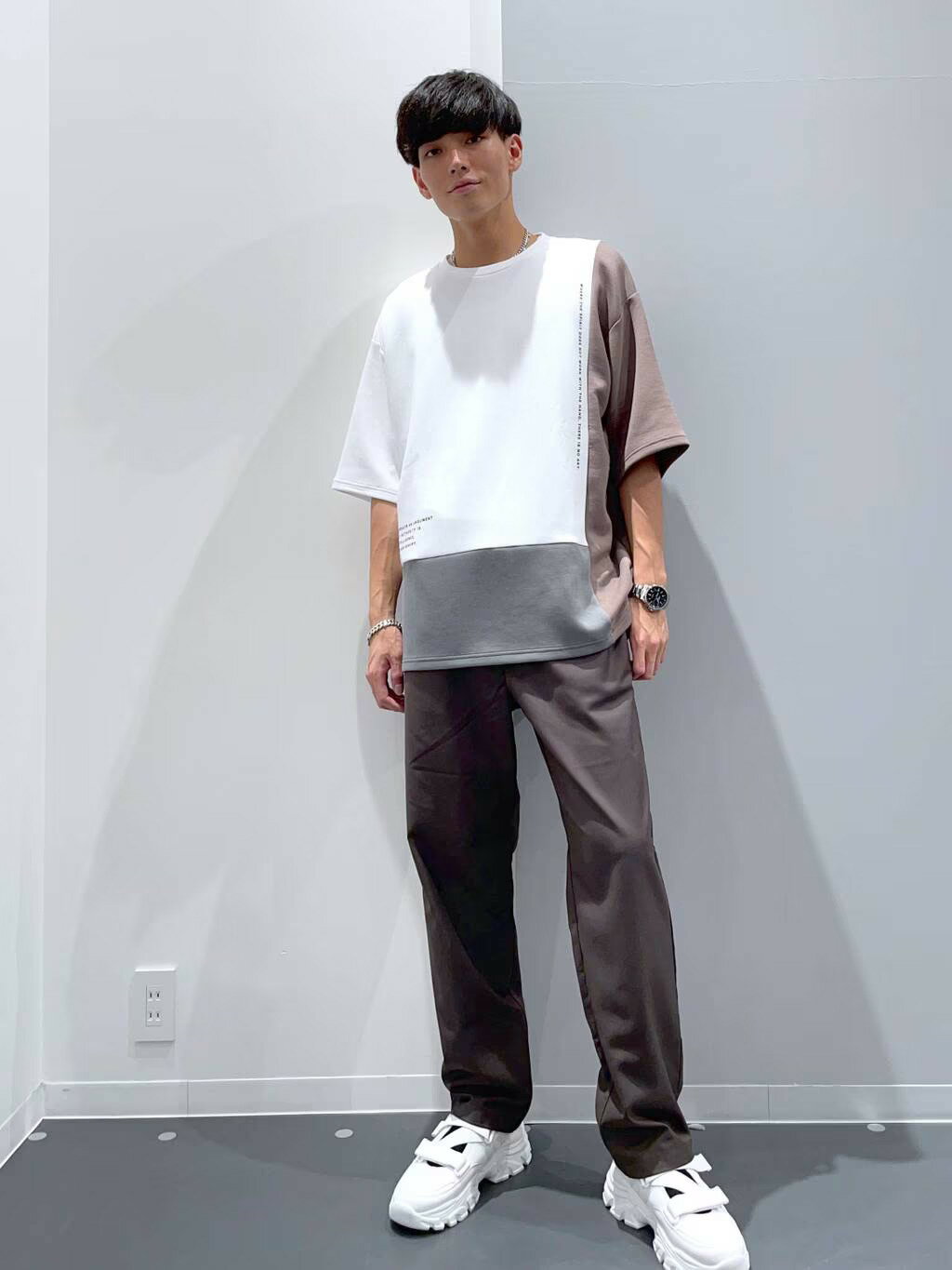 LAKOLEのコレラクパンツTRスリムパンツを使ったコーディネートを紹介します。｜Rakuten Fashion(楽天ファッション／旧楽天ブランドアベニュー)4444191