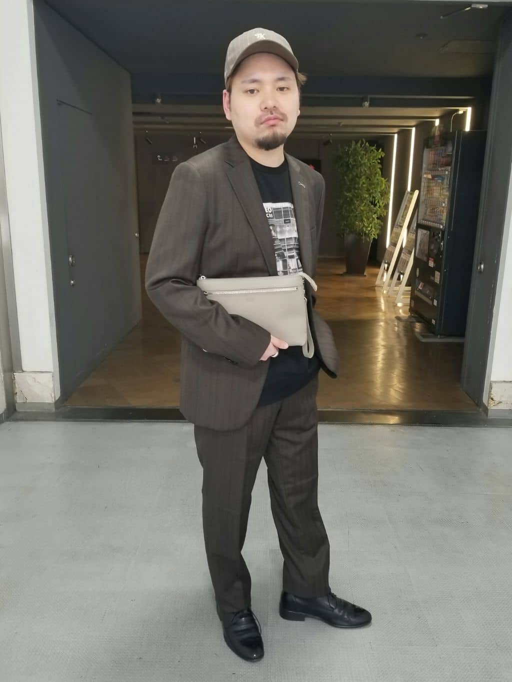 TAKEO KIKUCHIの【DORMEUIL】グレンストライプ スーツを使ったコーディネートを紹介します。｜Rakuten Fashion(楽天ファッション／旧楽天ブランドアベニュー)4451660