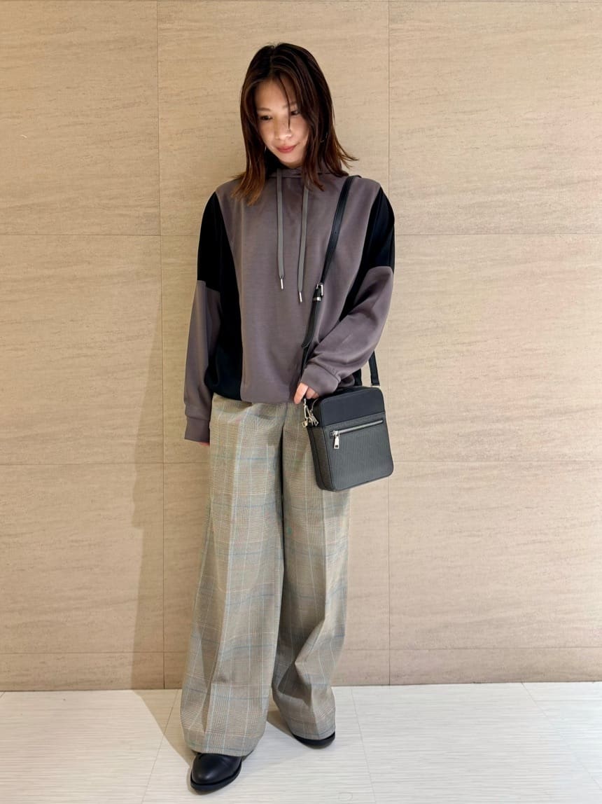 tk.TAKEO KIKUCHIのシンメトリースイッチドルマンパーカを使ったコーディネートを紹介します。｜Rakuten Fashion(楽天ファッション／旧楽天ブランドアベニュー)4470912