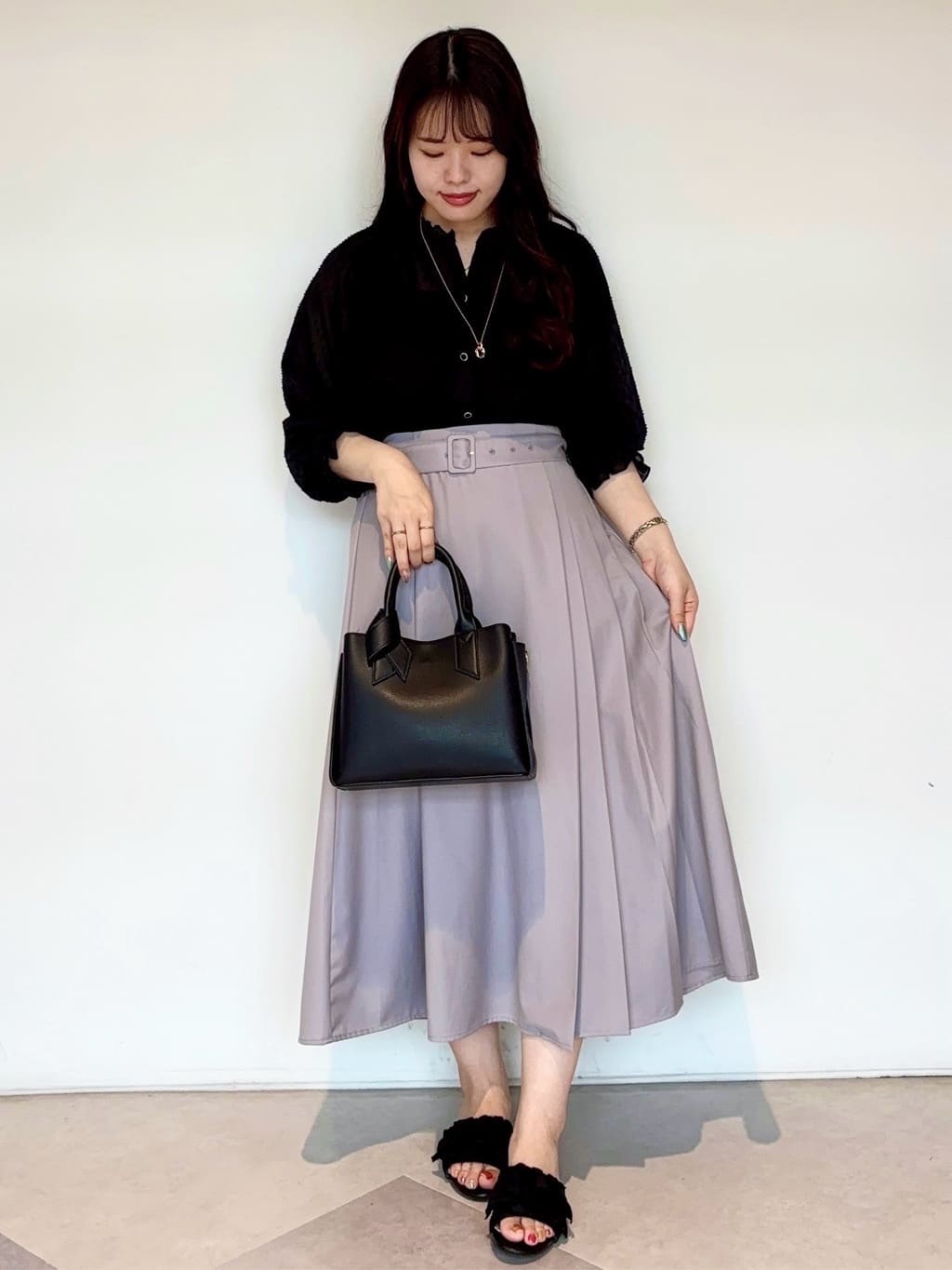 groveのシャーリングボリュームブラウスを使ったコーディネートを紹介します。｜Rakuten Fashion(楽天ファッション／旧楽天ブランドアベニュー)4491347