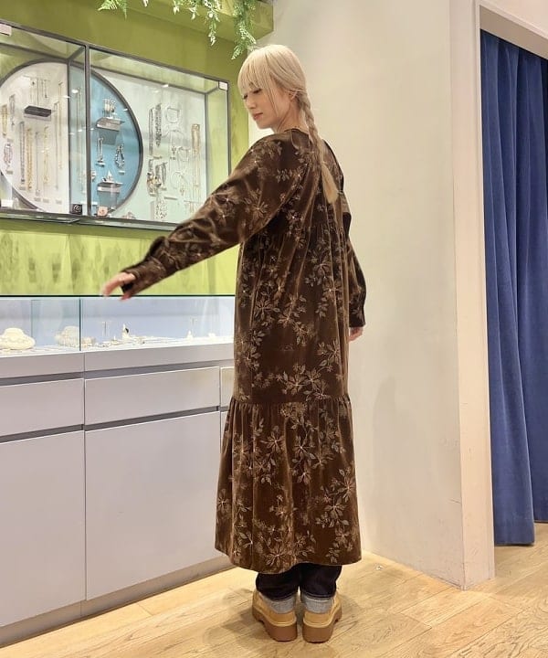 BEAMS WOMENのRBS / フラワー プリント ティアード ワンピースを使ったコーディネート | Rakuten  Fashion(楽天ファッション／旧楽天ブランドアベニュー)4492408