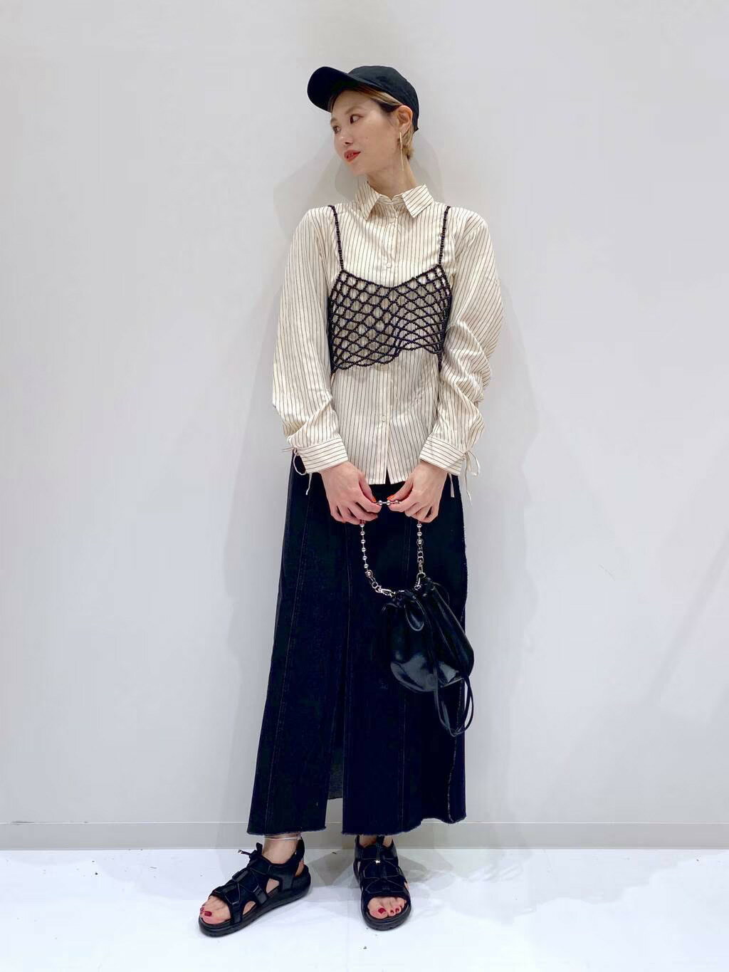 LAKOLEの袖シャーリングシャツ2を使ったコーディネートを紹介します。｜Rakuten Fashion(楽天ファッション／旧楽天ブランドアベニュー)4492706