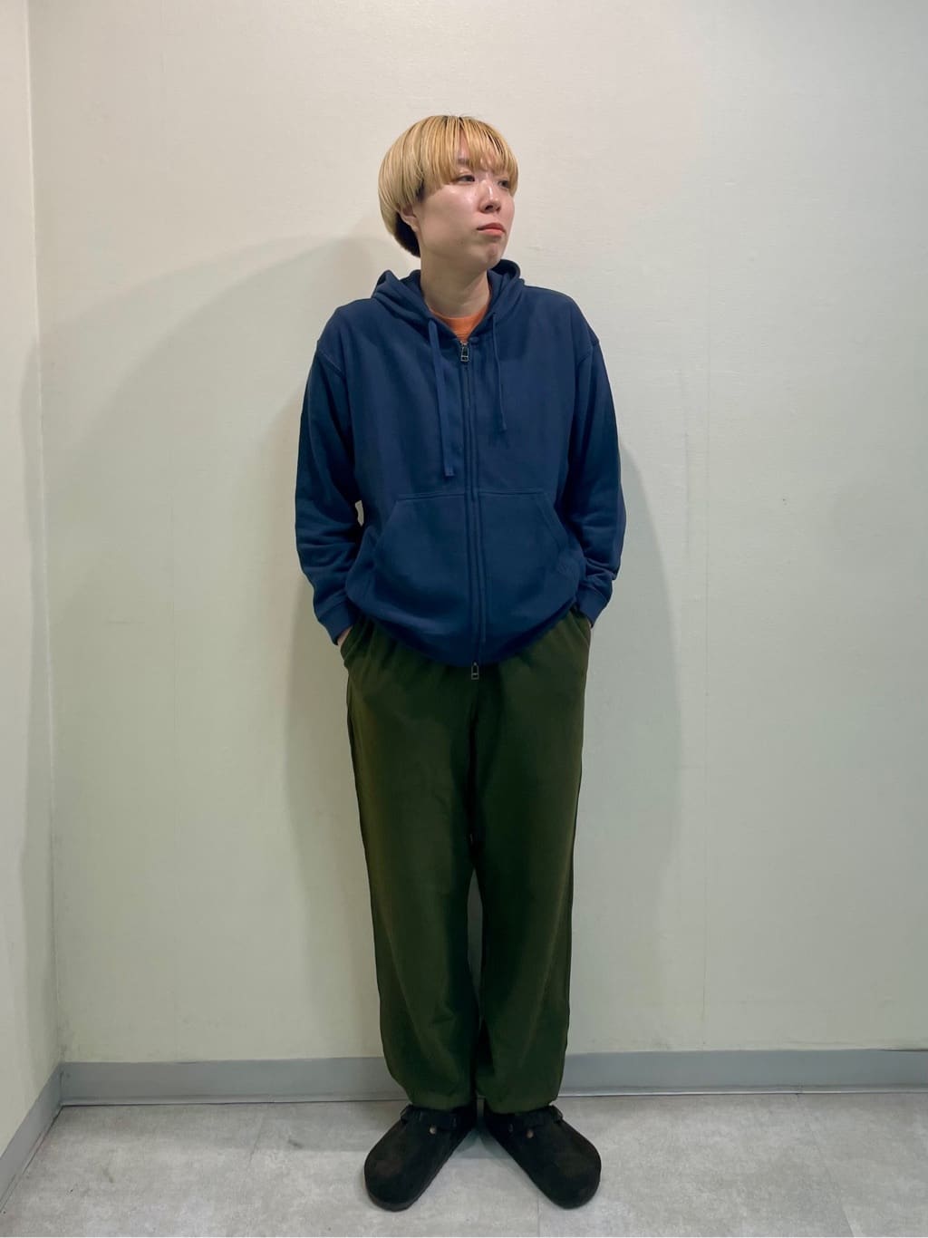 Snow PeakのTAKIBI Sweatpantsを使ったコーディネートを紹介します。｜Rakuten Fashion(楽天ファッション／旧楽天ブランドアベニュー)4505650