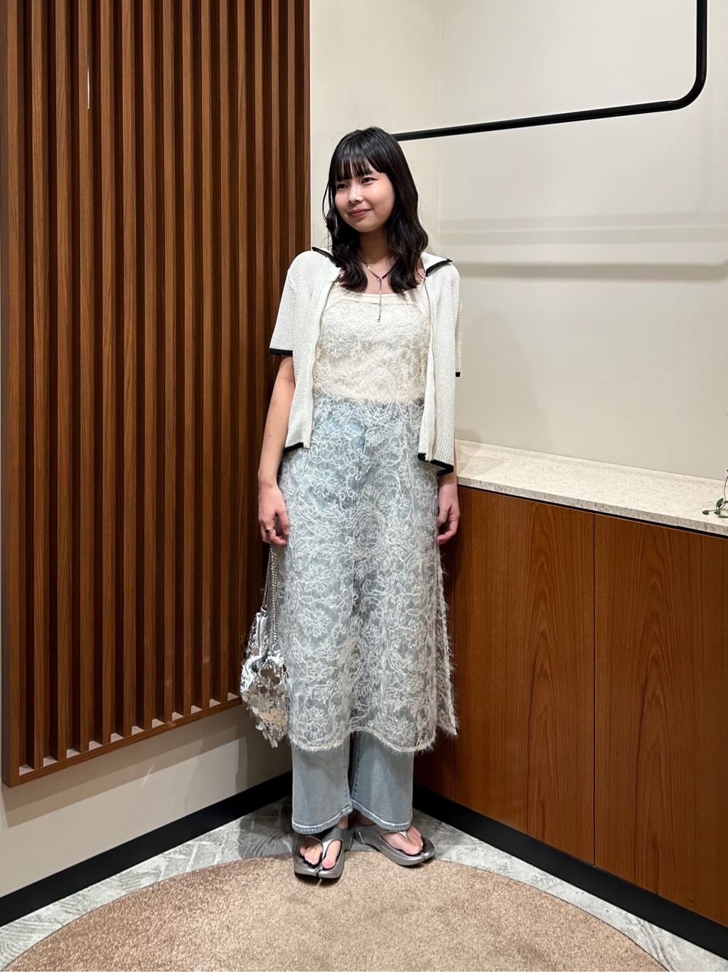N. Natural Beauty Basic*のスパンコールシアーキャミワンピースを使っ 