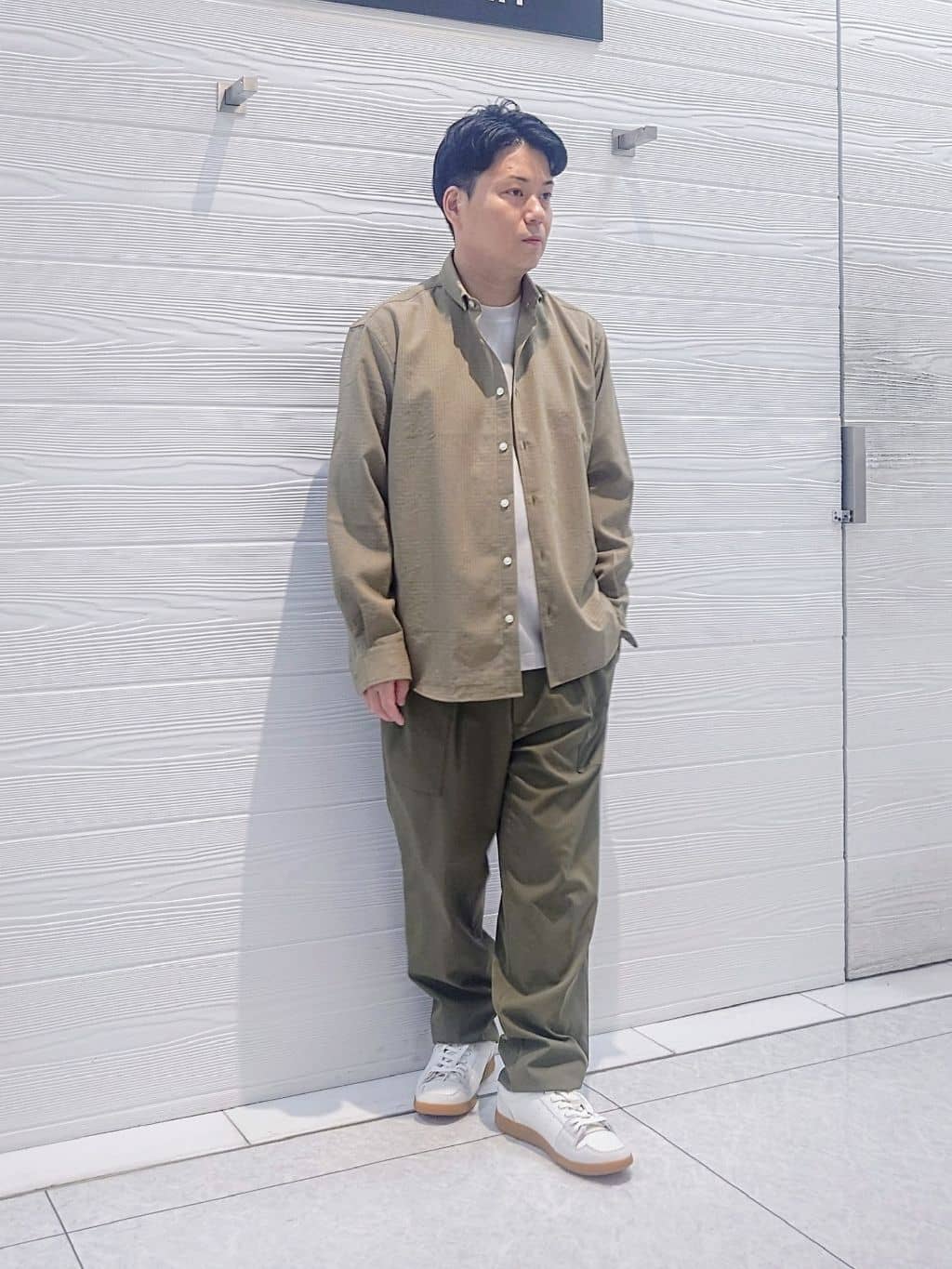 TAKEO KIKUCHIの【抗菌防臭/ジャケット対応】テーラード 長袖Tシャツを使ったコーディネートを紹介します。｜Rakuten Fashion(楽天ファッション／旧楽天ブランドアベニュー)4512188