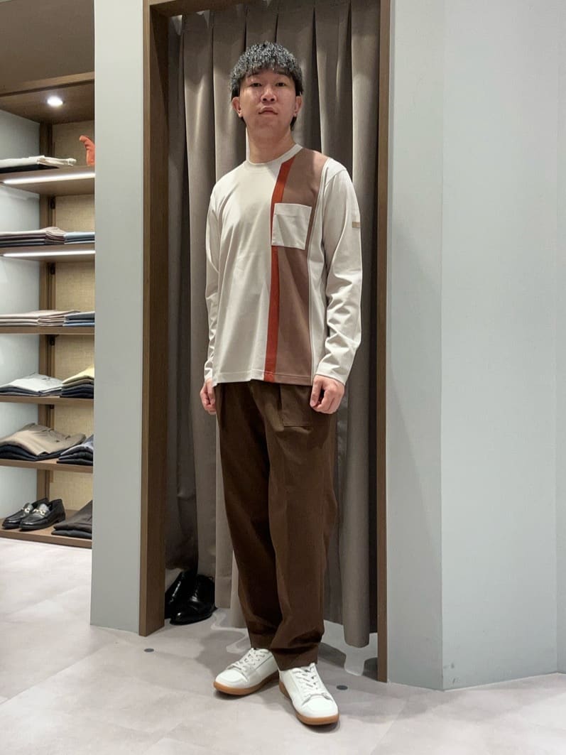 TAKEO KIKUCHIの【バイカラー】バーチカル切替 ジャージカットソーを使ったコーディネートを紹介します。｜Rakuten Fashion(楽天ファッション／旧楽天ブランドアベニュー)4512511