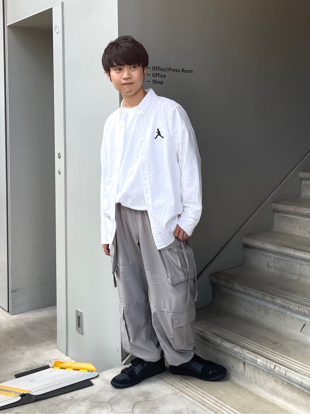 TAKEO KIKUCHIのレザースニーカーを使ったコーディネートを紹介します。｜Rakuten Fashion(楽天ファッション／旧楽天ブランドアベニュー)4514376