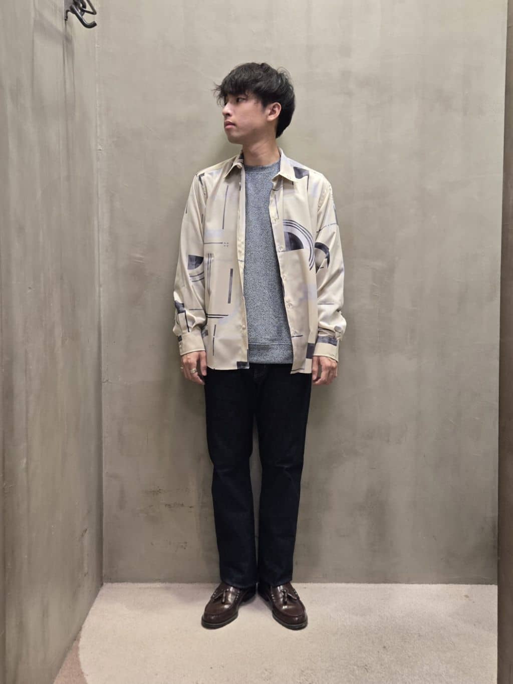 TAKEO KIKUCHIの【モンスターストレッチ】日本製 ワンウォッシュ デニムパンツを使ったコーディネートを紹介します。｜Rakuten Fashion(楽天ファッション／旧楽天ブランドアベニュー)4517595