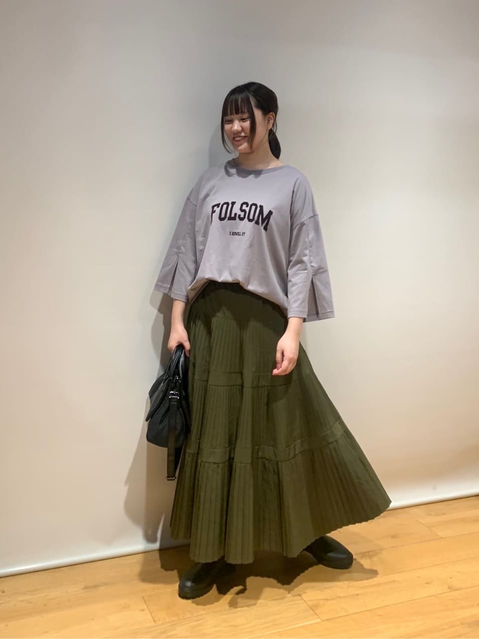 LASUDのカジュアルエコレザーバッグを使ったコーディネートを紹介します。｜Rakuten Fashion(楽天ファッション／旧楽天ブランドアベニュー)4520150