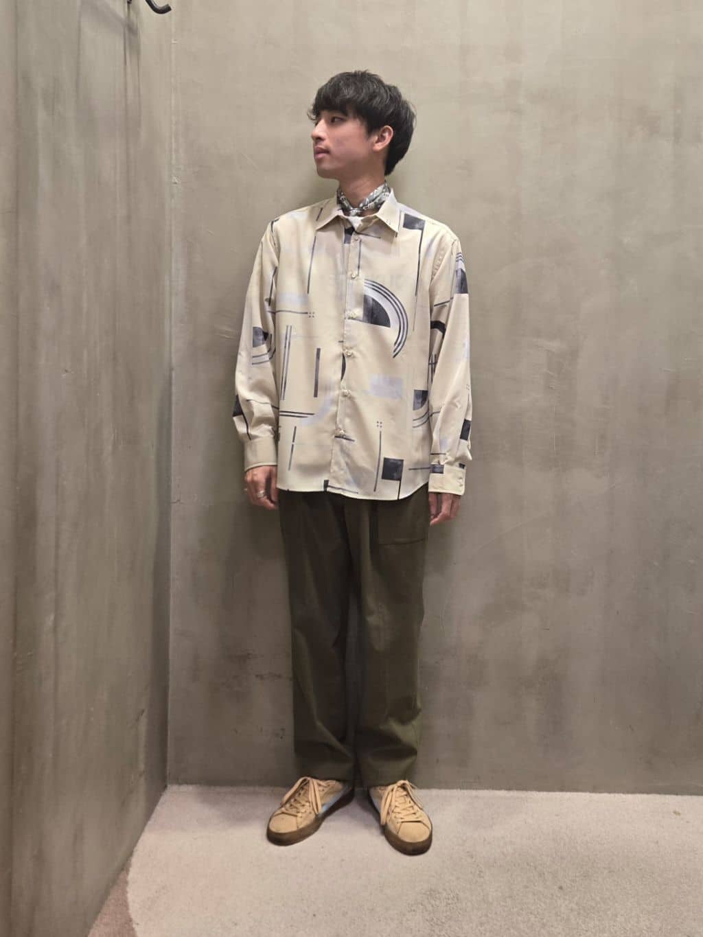 TAKEO KIKUCHIのベイカー イージーパンツを使ったコーディネートを紹介します。｜Rakuten Fashion(楽天ファッション／旧楽天ブランドアベニュー)4522839
