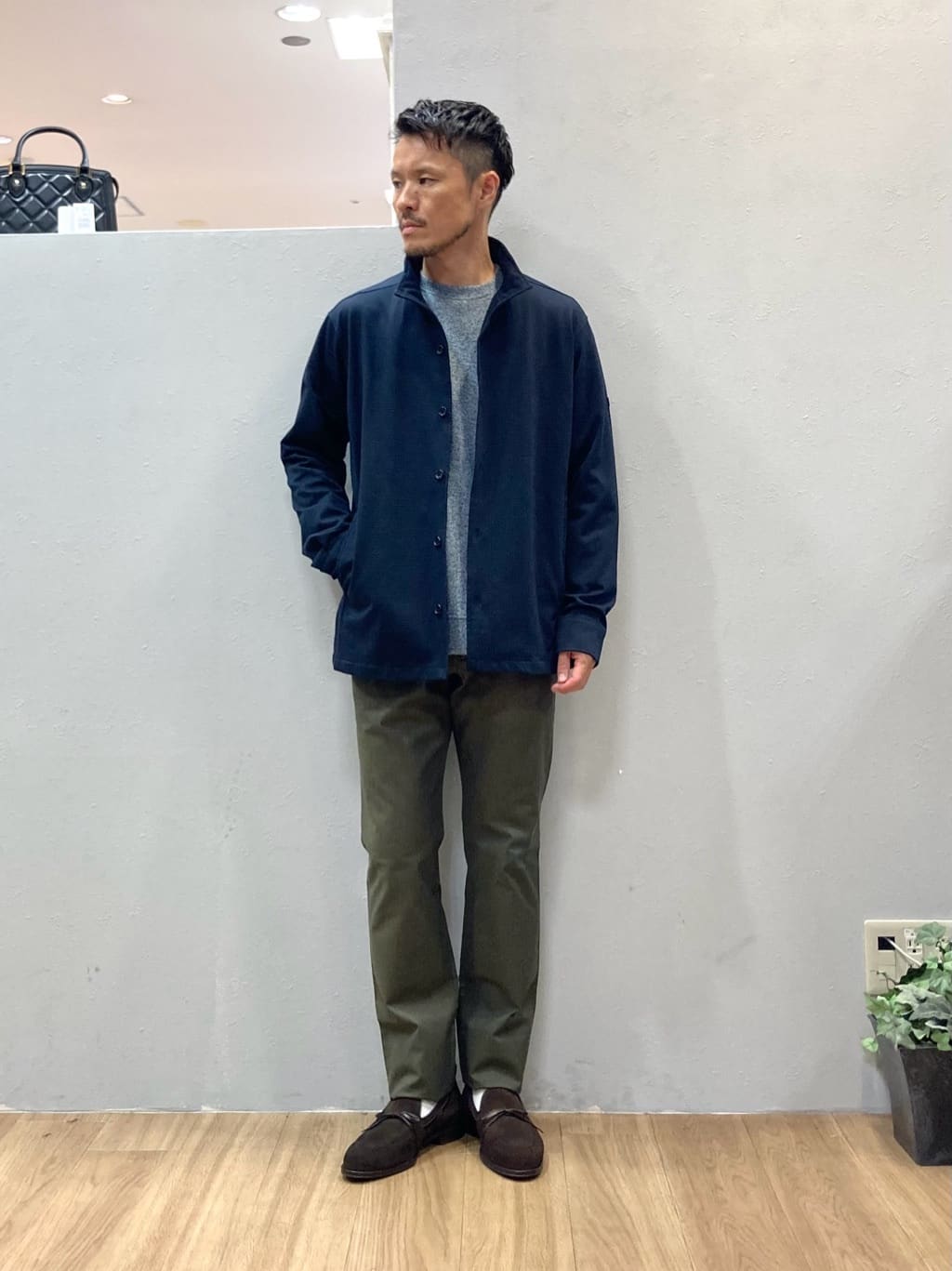 TAKEO KIKUCHIの【marudeorie】スタンドカラー グレンチェック シャツブルゾンを使ったコーディネートを紹介します。｜Rakuten Fashion(楽天ファッション／旧楽天ブランドアベニュー)4523319