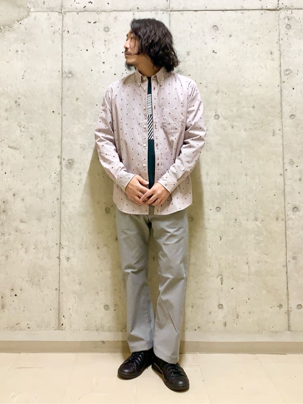 TAKEO KIKUCHIのハットモチーフ ジャカード ストライプ シャツを使ったコーディネートを紹介します。｜Rakuten Fashion(楽天ファッション／旧楽天ブランドアベニュー)4524472