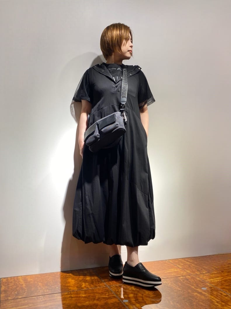 LASUDのバックアジャスターバルーンワンピースを使ったコーディネートを紹介します。｜Rakuten Fashion(楽天ファッション／旧楽天ブランドアベニュー)4525120