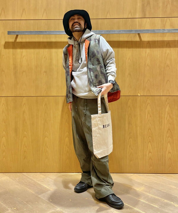 BEAMS OUTLETのダックハンターカモ ジャカード リバーシブル ワーク パフ ベストを使ったコーディネートを紹介します。｜Rakuten Fashion(楽天ファッション／旧楽天ブランドアベニュー)4525275