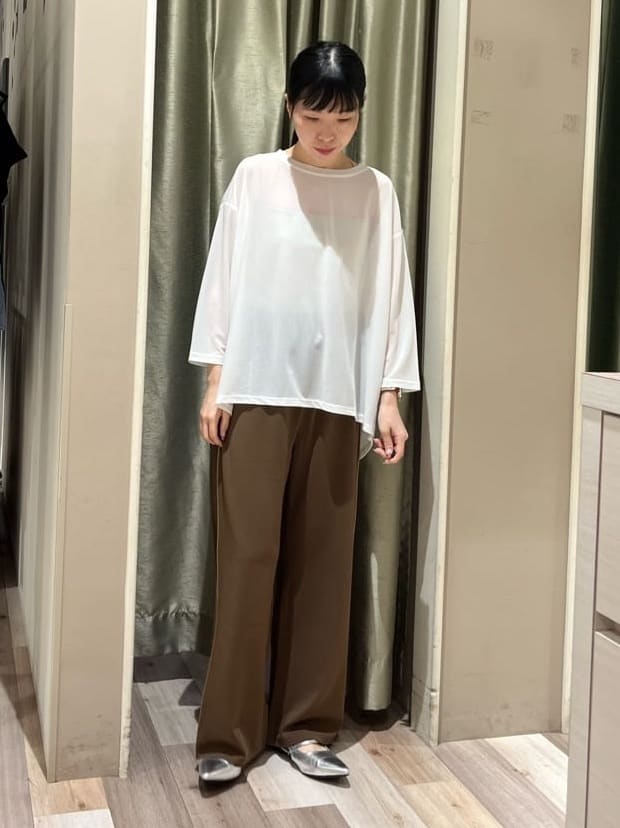 Green Parksのパイピングラインパンツを使ったコーディネートを紹介します。｜Rakuten Fashion(楽天ファッション／旧楽天ブランドアベニュー)4526614