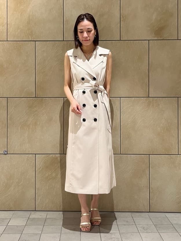 GRACE CONTINENTALのバックプリーツトレンチワンピースを使った 