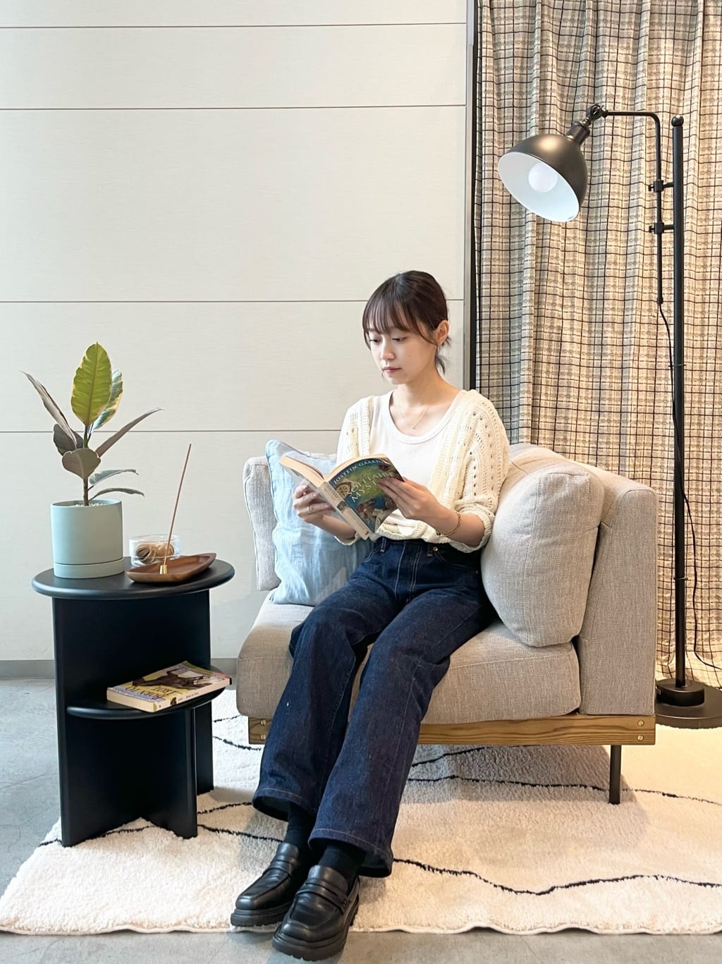 journal standard FurnitureのFEATHER CUSHION PRESS JSF クッション中材 45cm角を使ったコーディネートを紹介します。｜Rakuten Fashion(楽天ファッション／旧楽天ブランドアベニュー)4536205