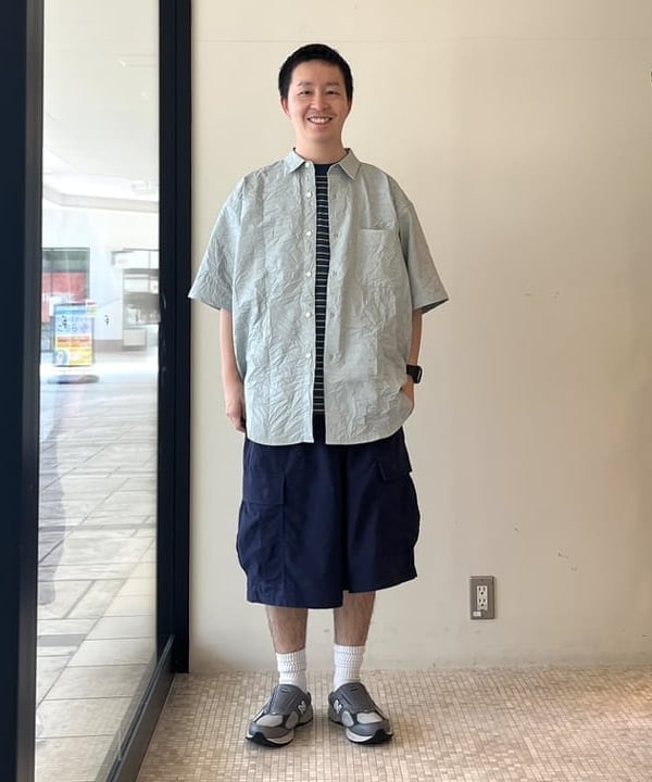 BEAMS OUTLETのBEAMS / イージーフィット ブロード ミニレギュラーカラー シャツを使ったコーディネートを紹介します。｜Rakuten Fashion(楽天ファッション／旧楽天ブランドアベニュー)4539770